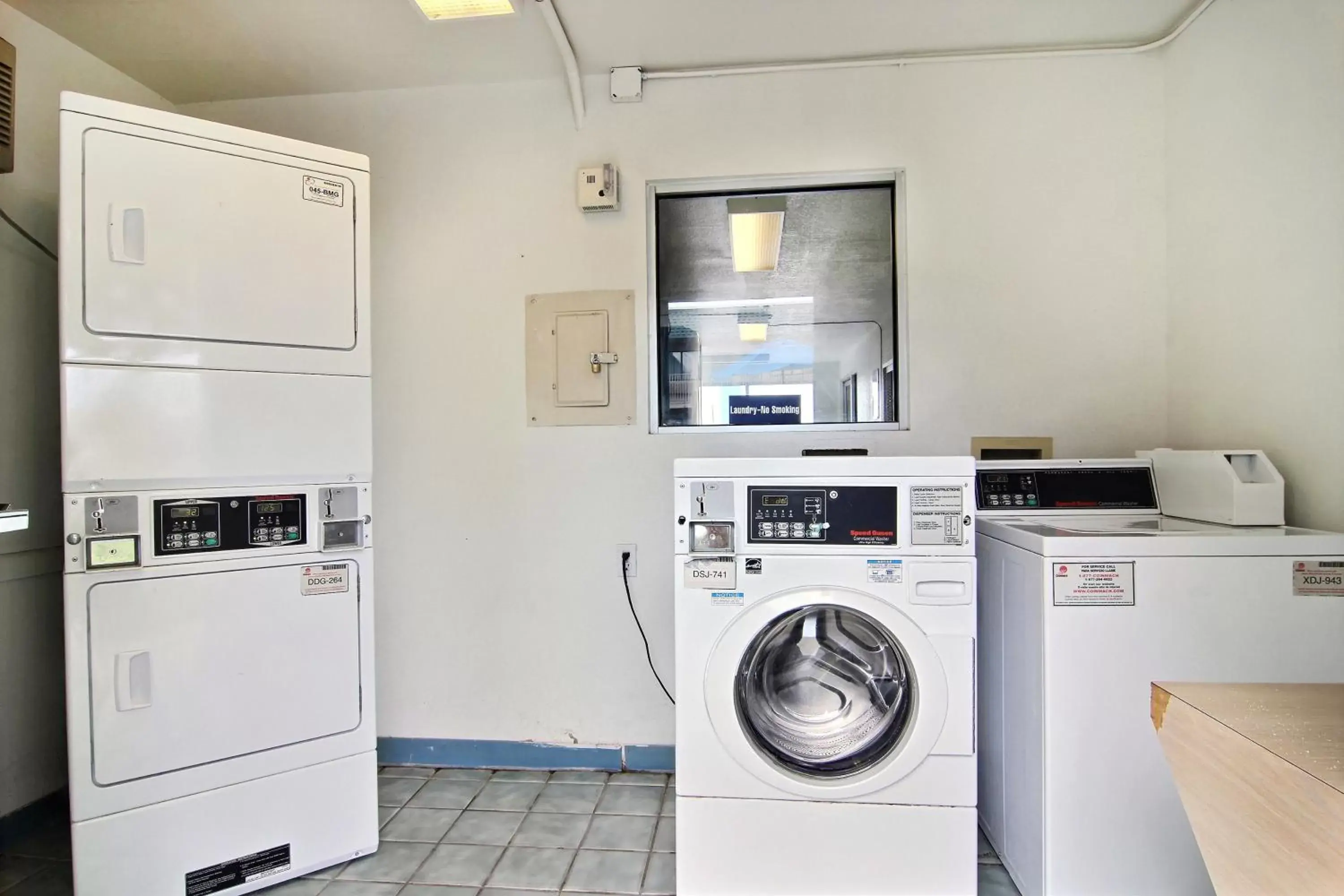 Other, Kitchen/Kitchenette in Motel 6-Fort Stockton, TX