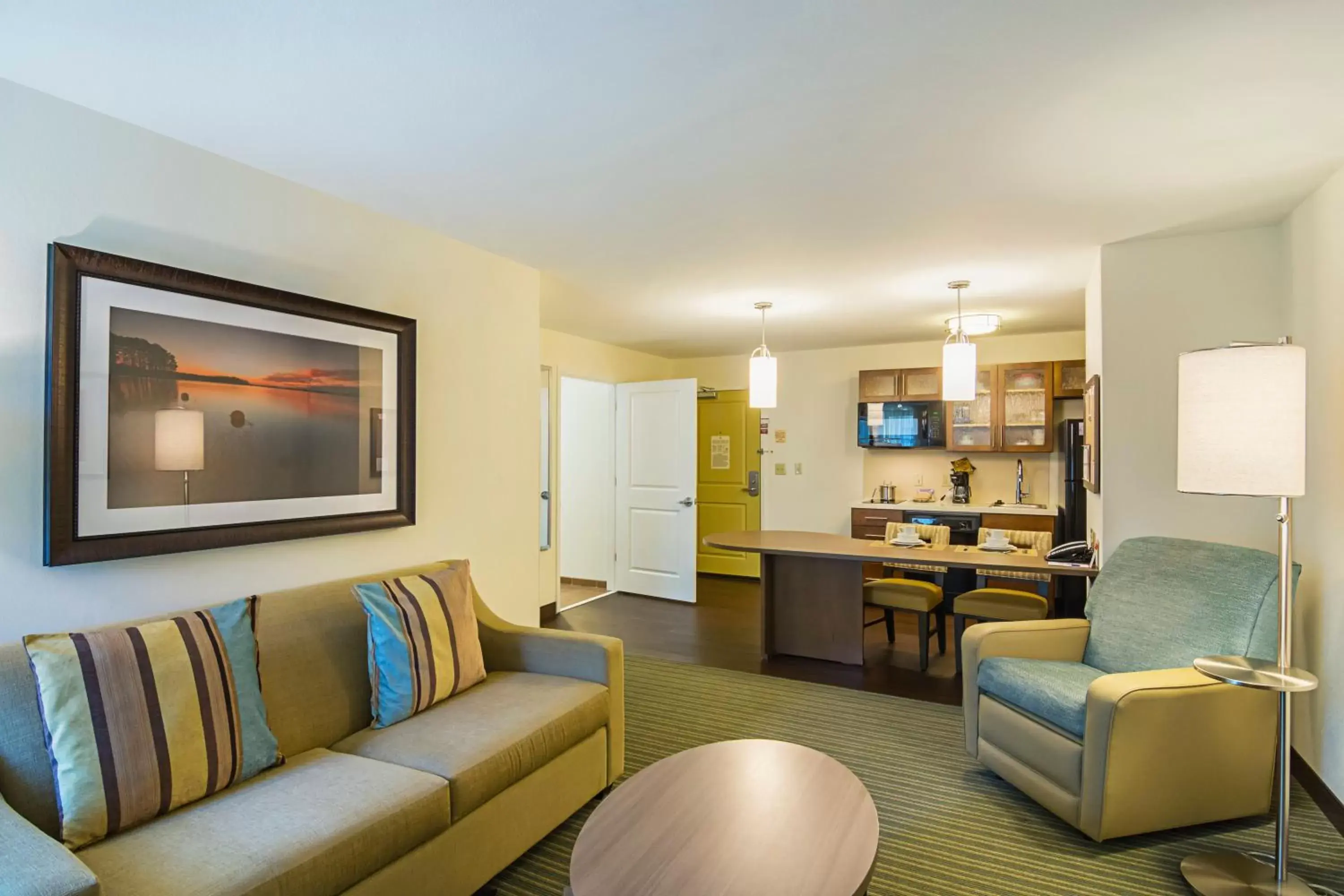 Photo of the whole room, Seating Area in Candlewood Suites - Pensacola - University Area, an IHG Hotel