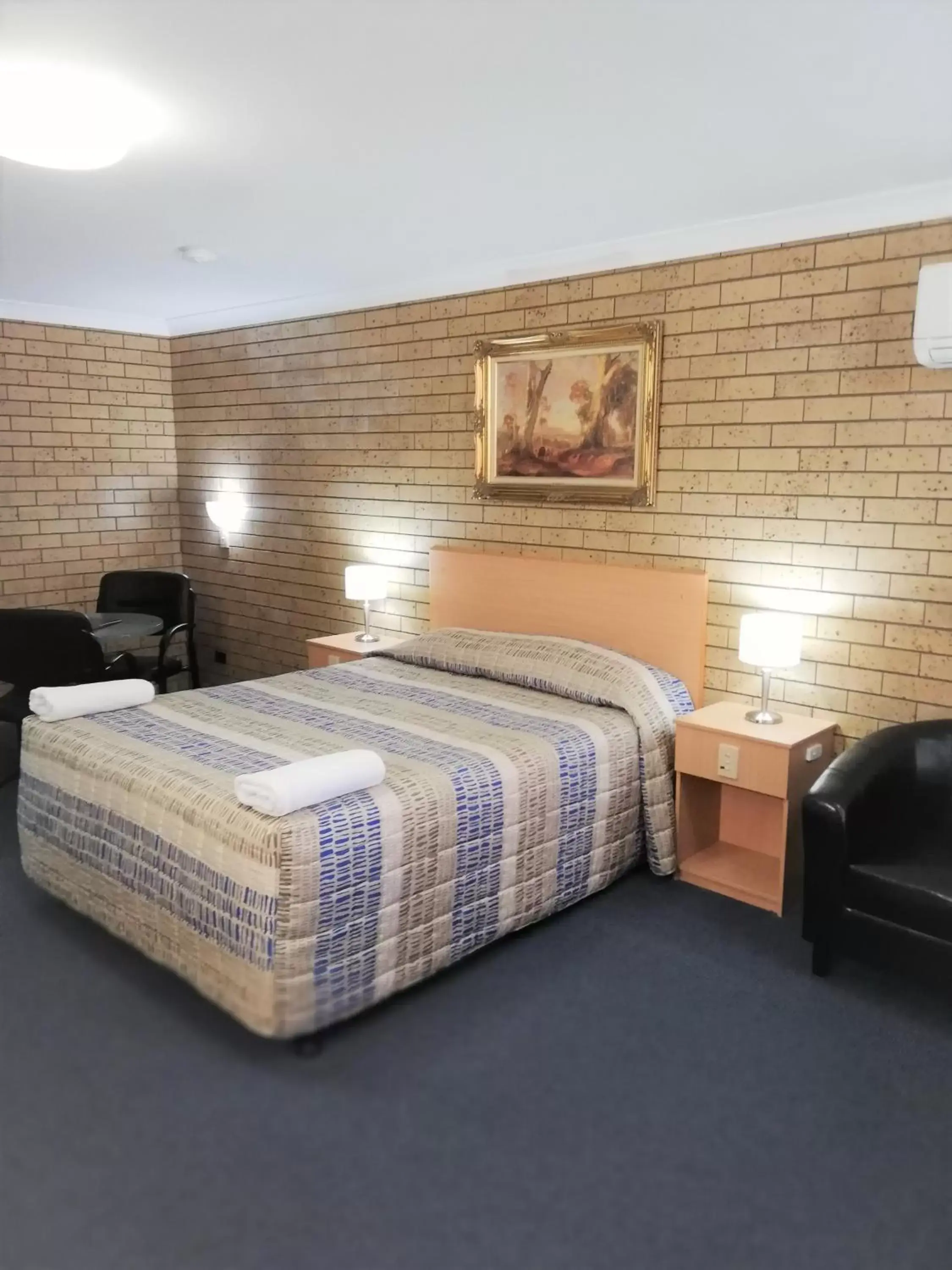 Bedroom, Bed in Macintyre Motor Inn