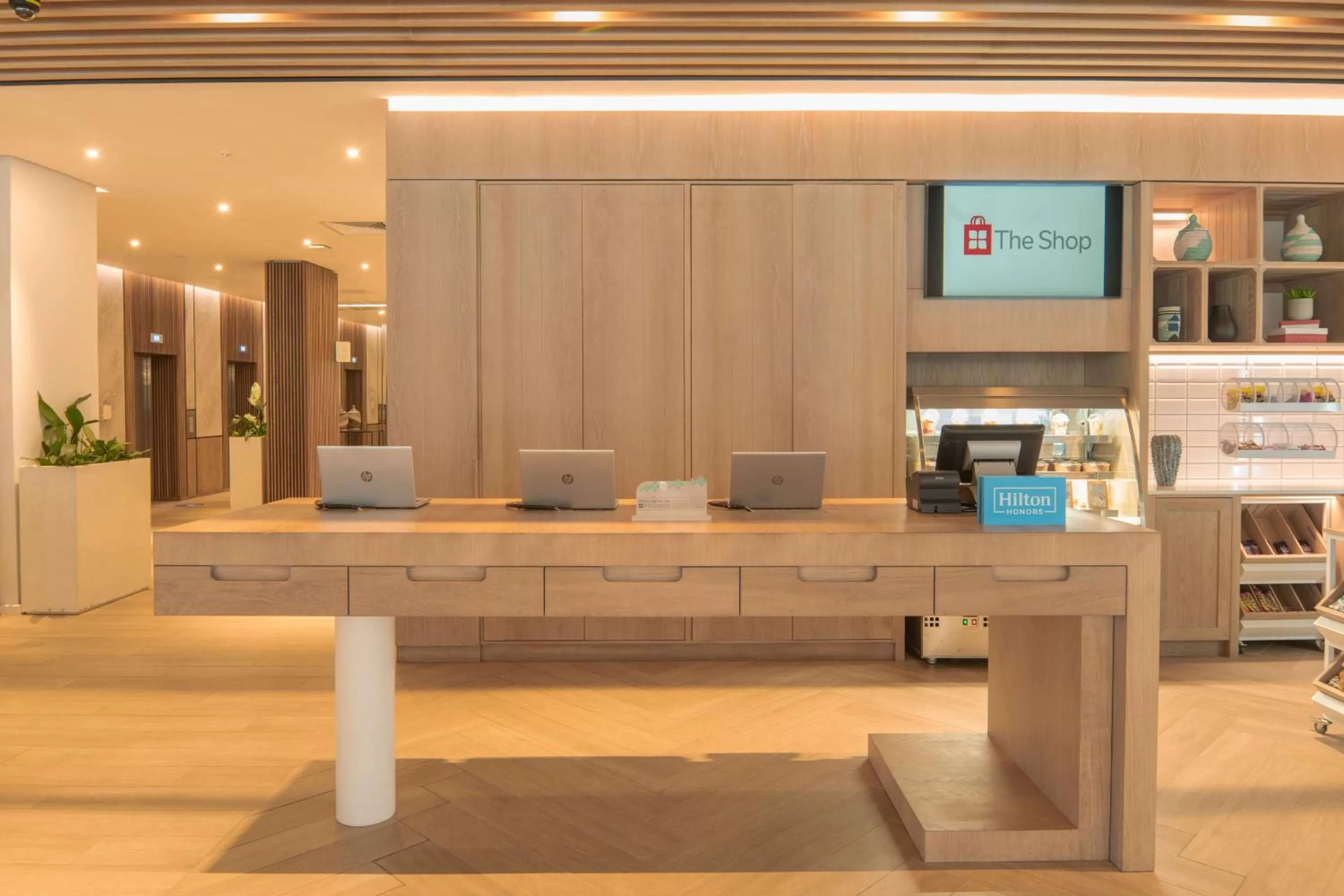 Lobby or reception in Hilton Garden Inn Umhlanga Arch