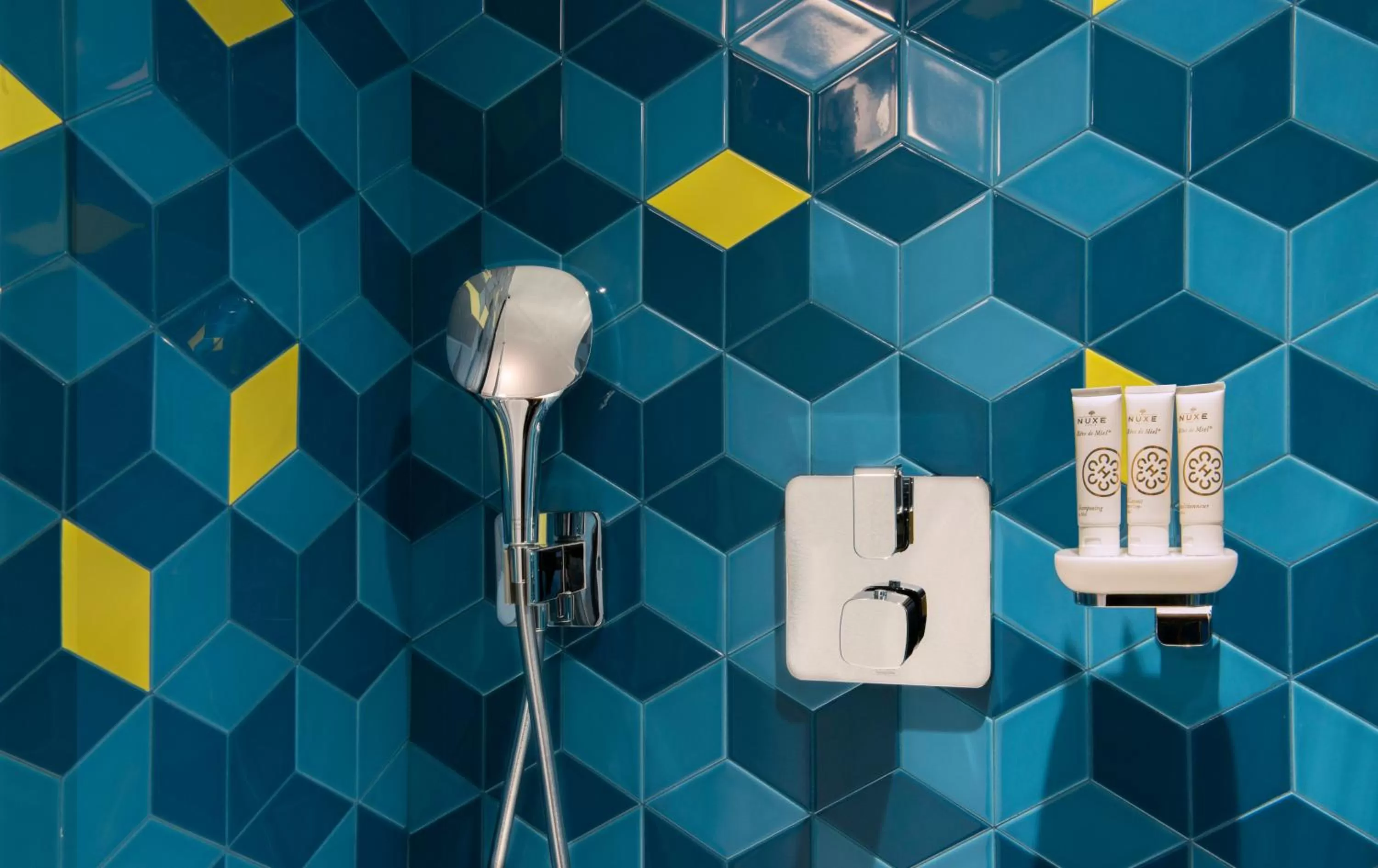 Bathroom in Idol Hotel