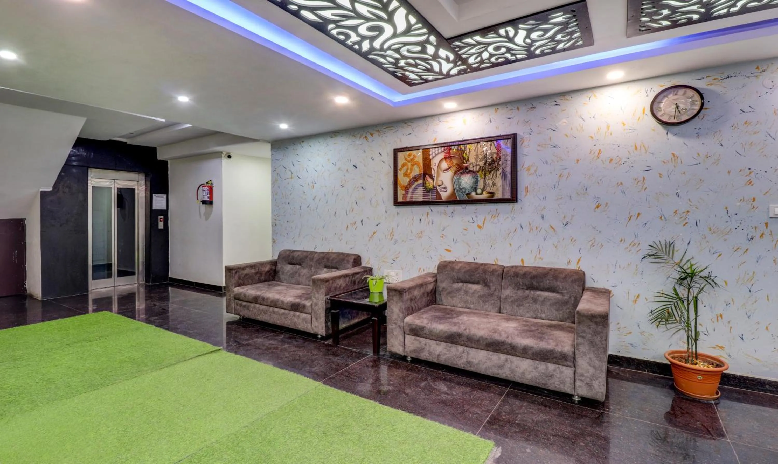 Seating area in Itsy Hotels NV, Tapovan