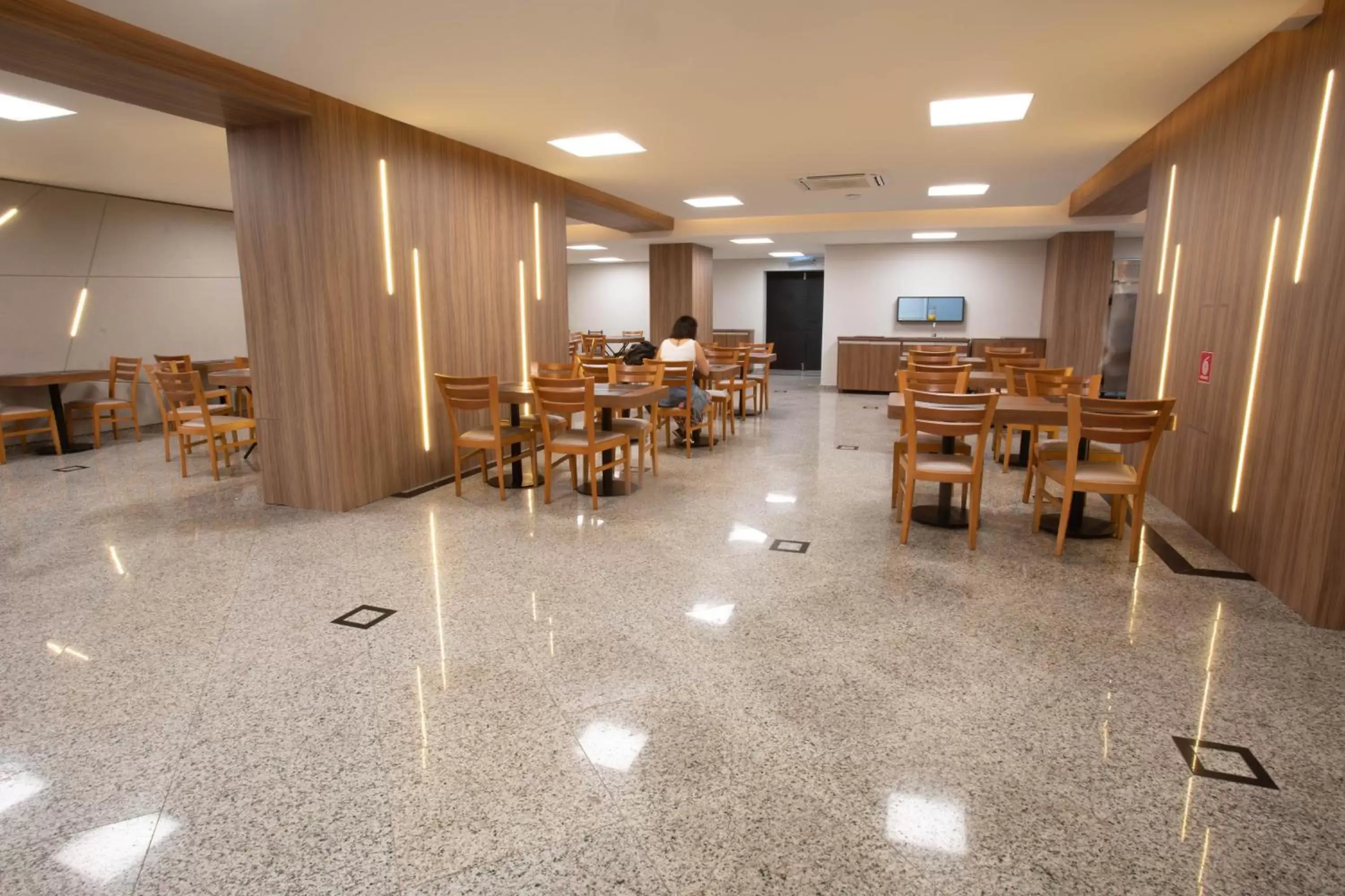 Breakfast in Summit Hotel Monaco Breakfast in Summit Hotel Monaco