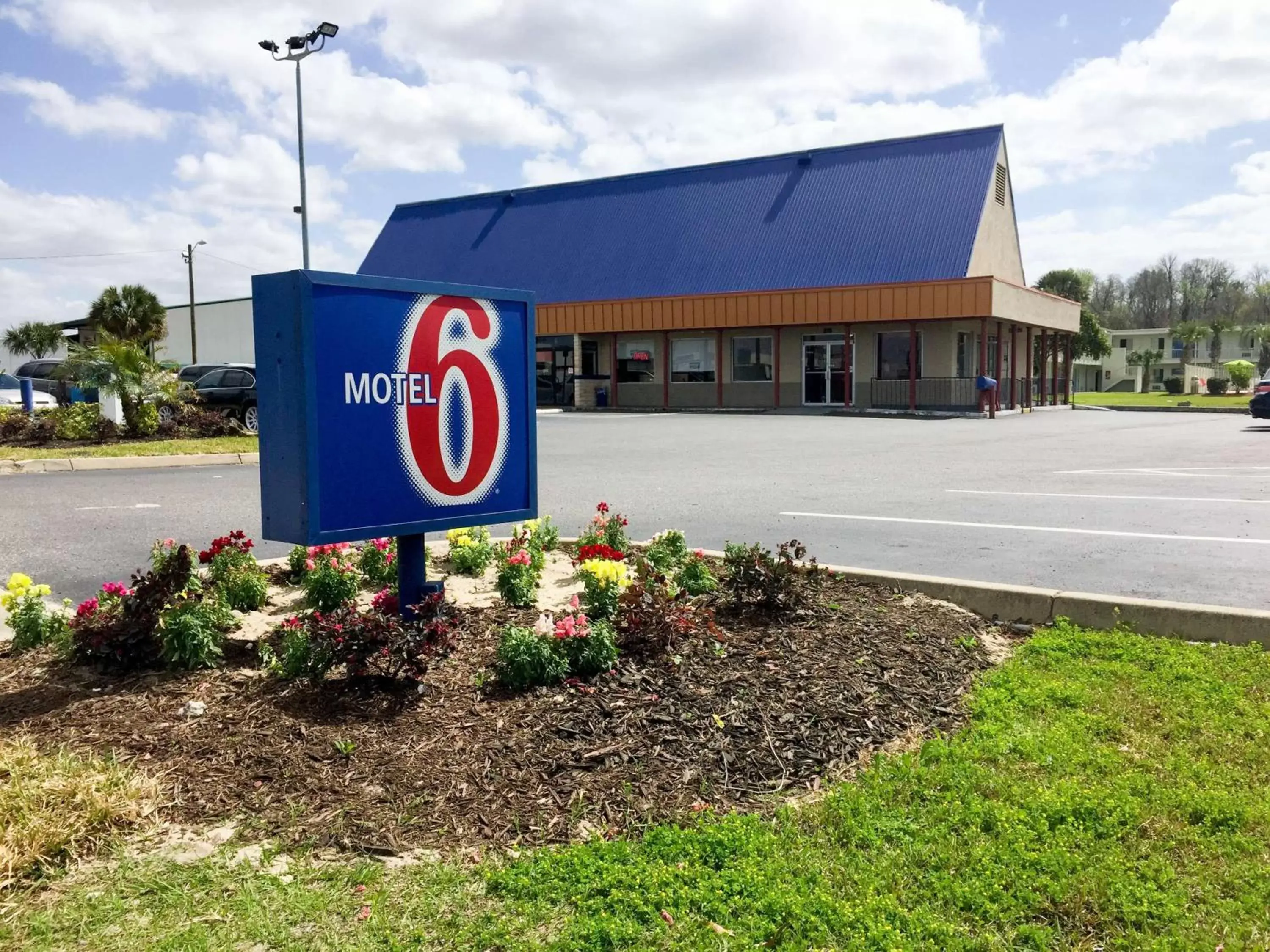 Property Building in Motel 6-Wildwood, FL