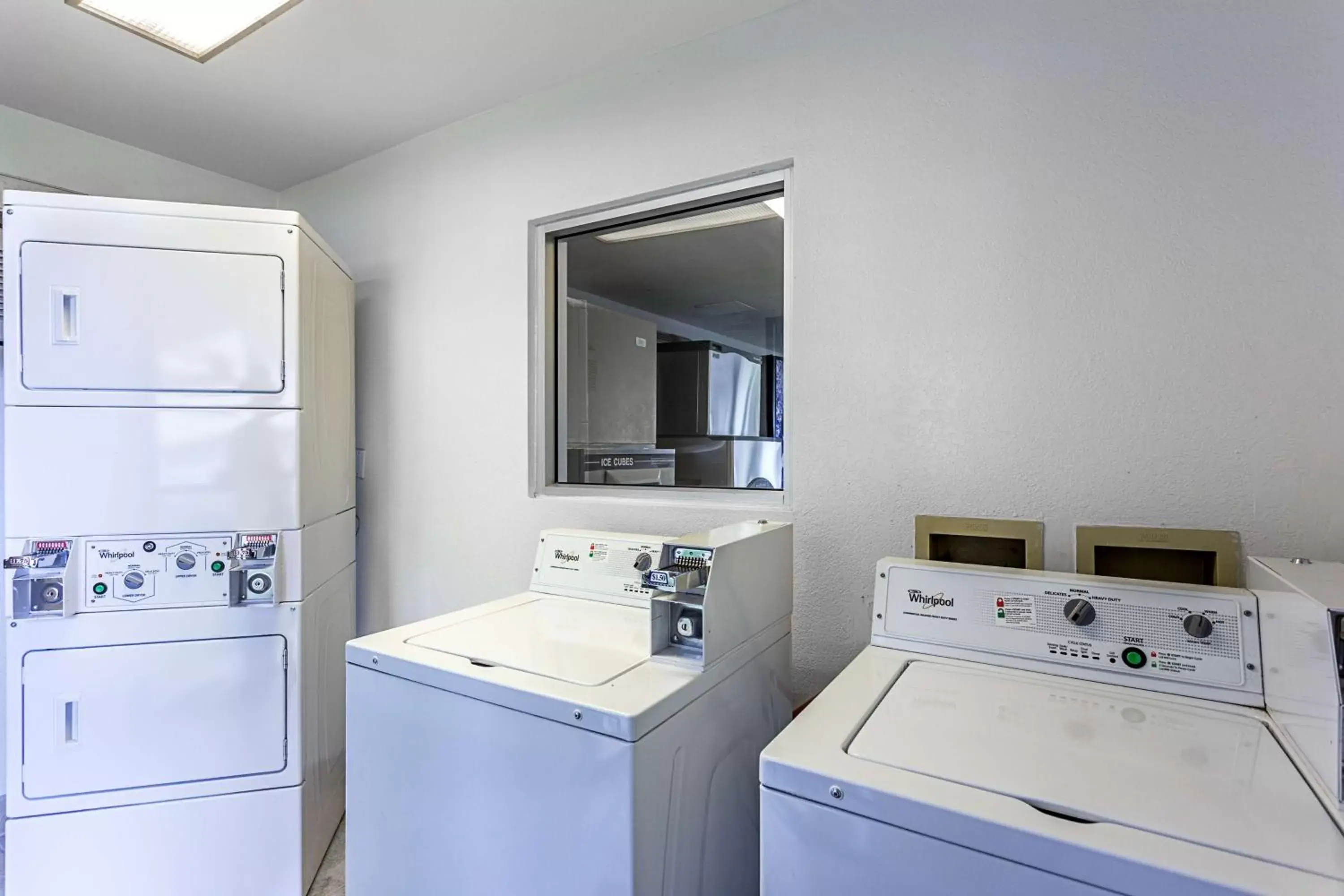 On site, Kitchen/Kitchenette in Motel 6 Ontario, OR