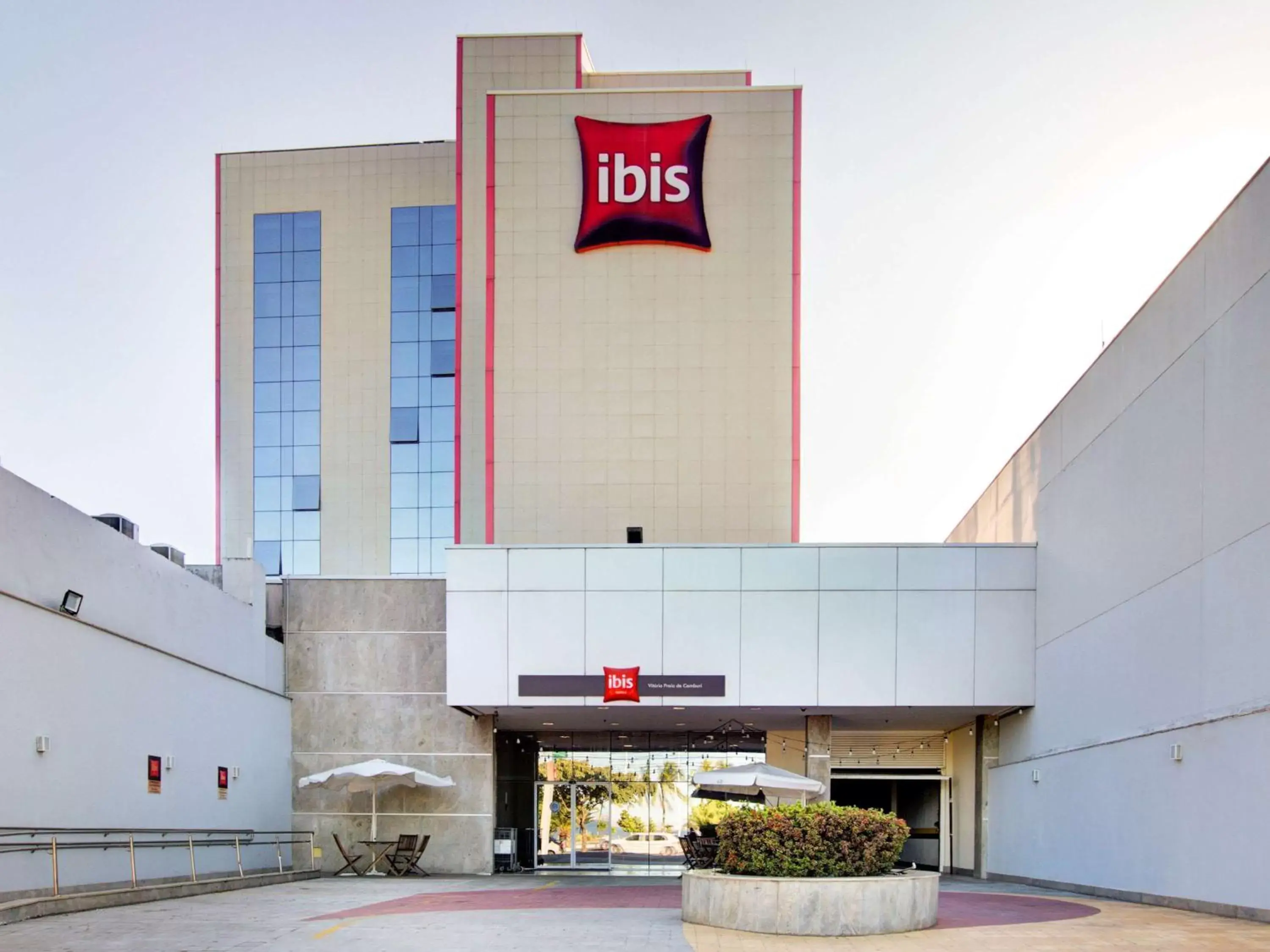 Property building, Property Logo/Sign in ibis Vitoria Praia de Camburi