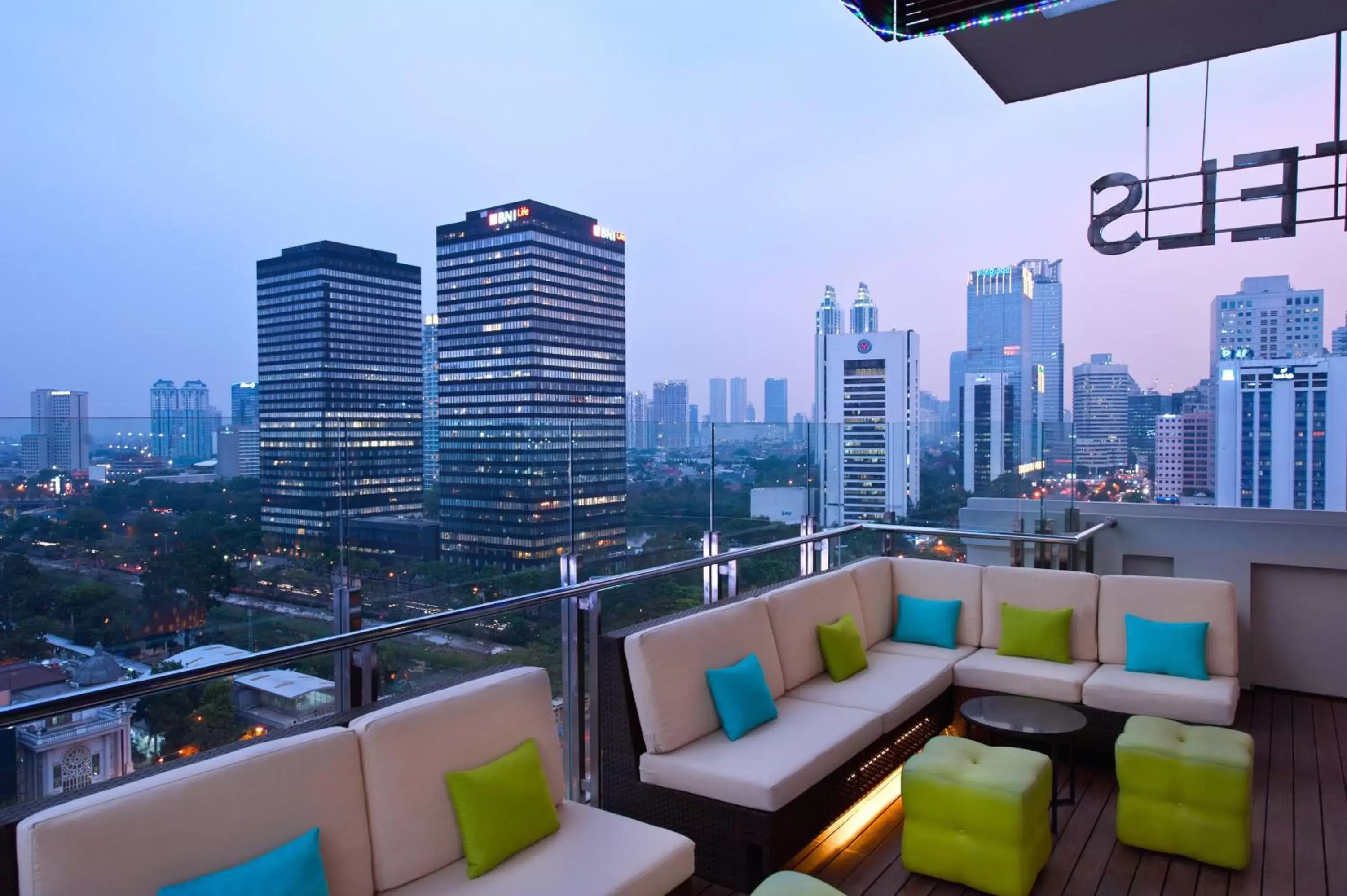 Restaurant/places to eat in All Seasons Jakarta Thamrin