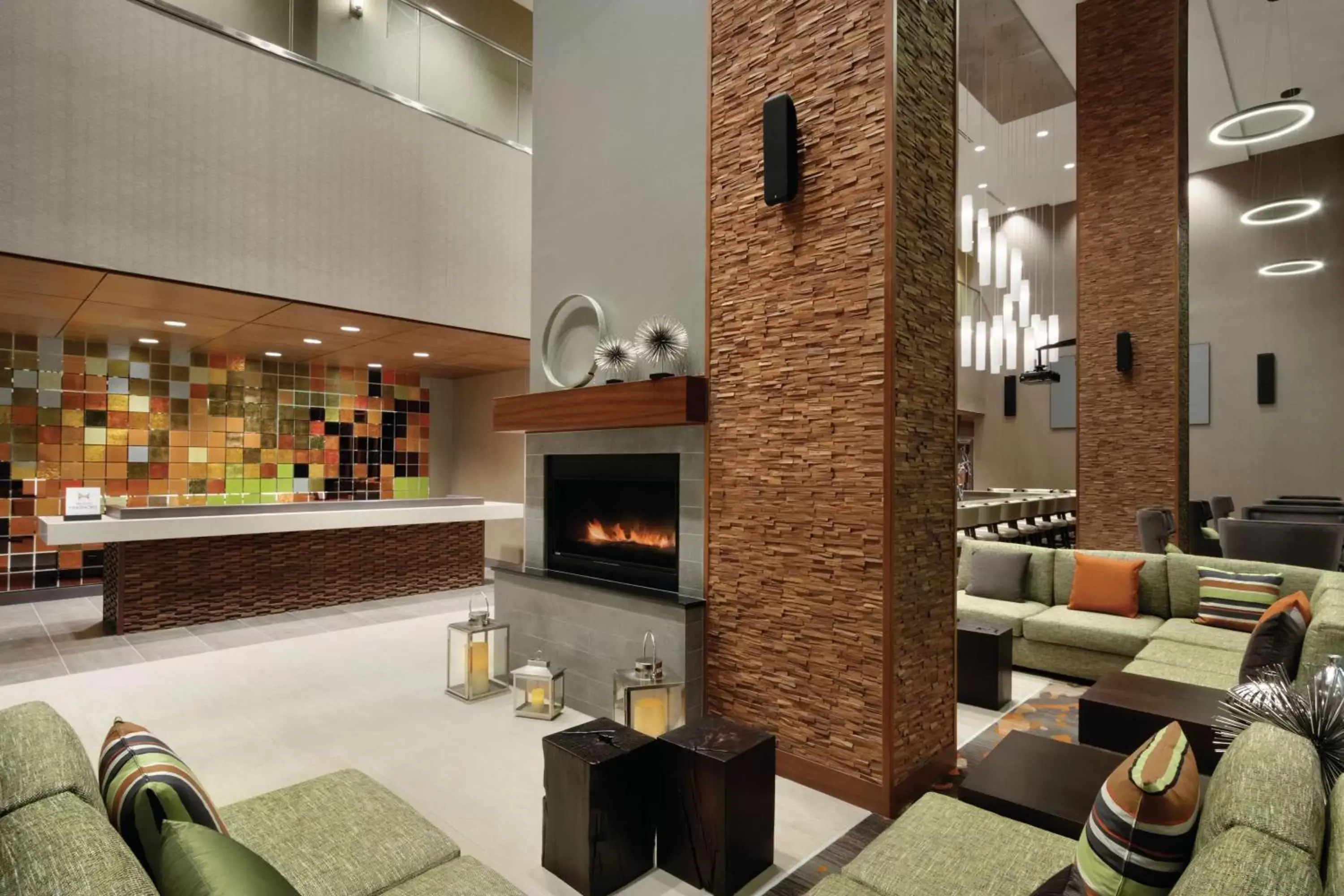 Lobby or reception, Lounge/Bar in Hilton Garden Inn Calgary Downtown