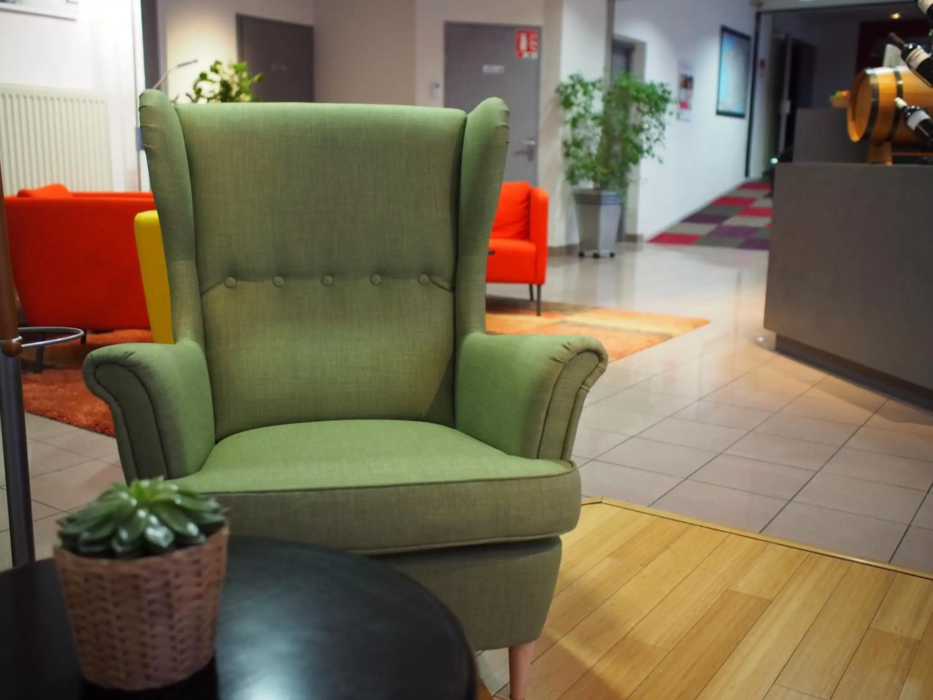 Lounge or bar, Seating Area in The Originals City, Hôtel Aster, Saint-Avold Nord (Inter-Hotel)