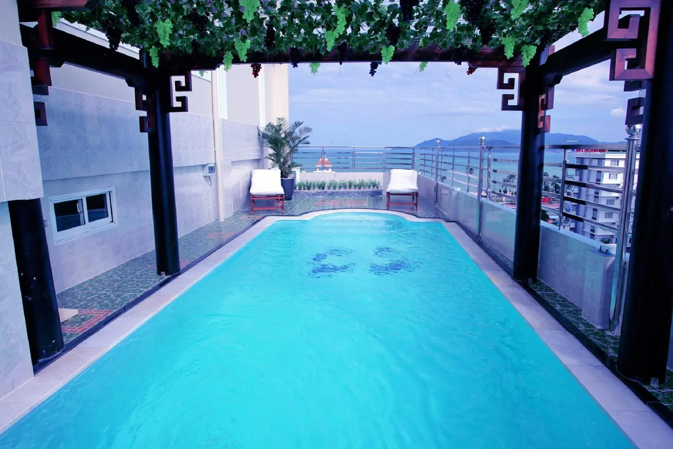 Swimming Pool in Nice Swan Hotel Nha Trang