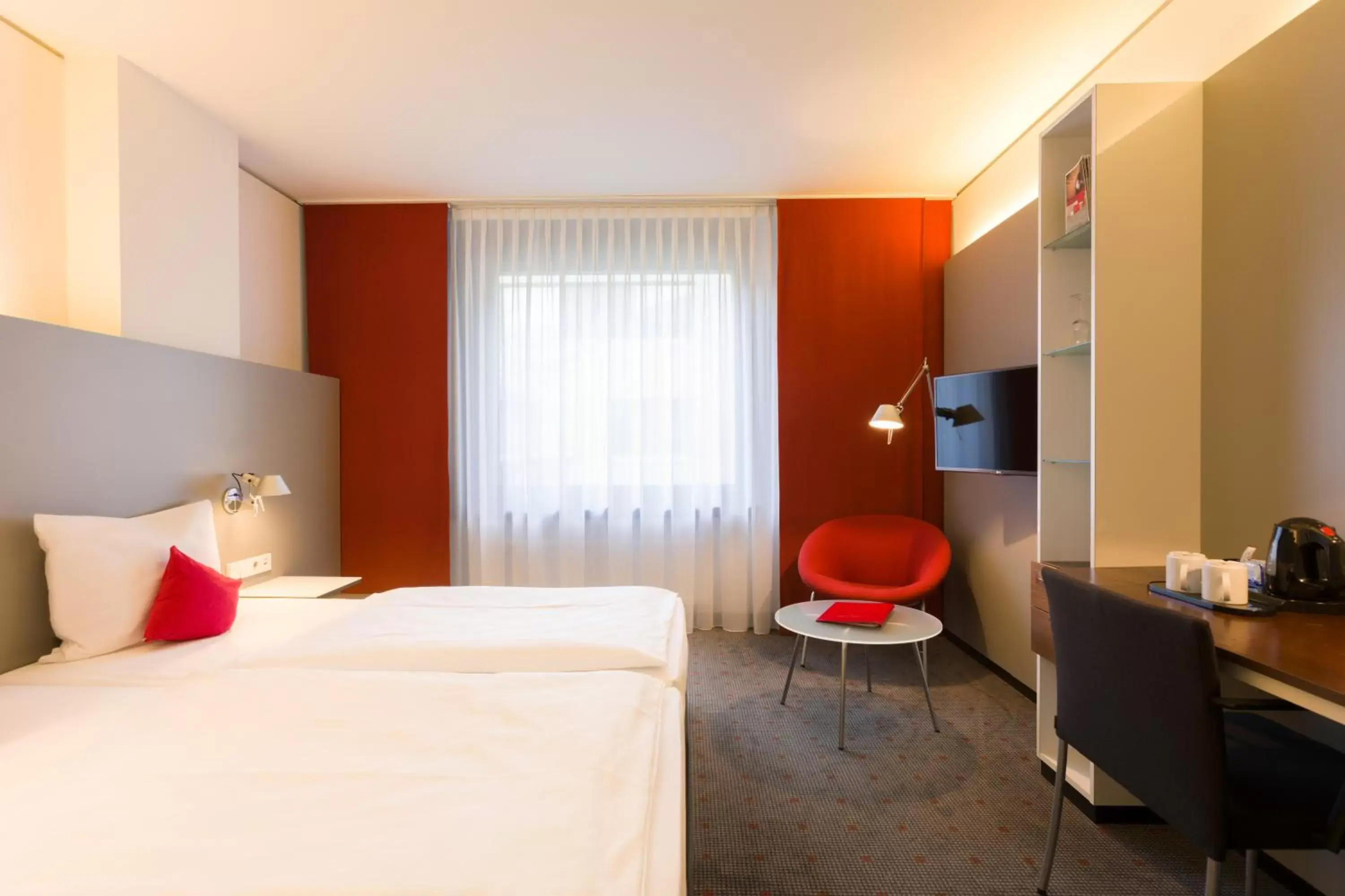 Day, Bed in Vienna House Easy by Wyndham Stuttgart