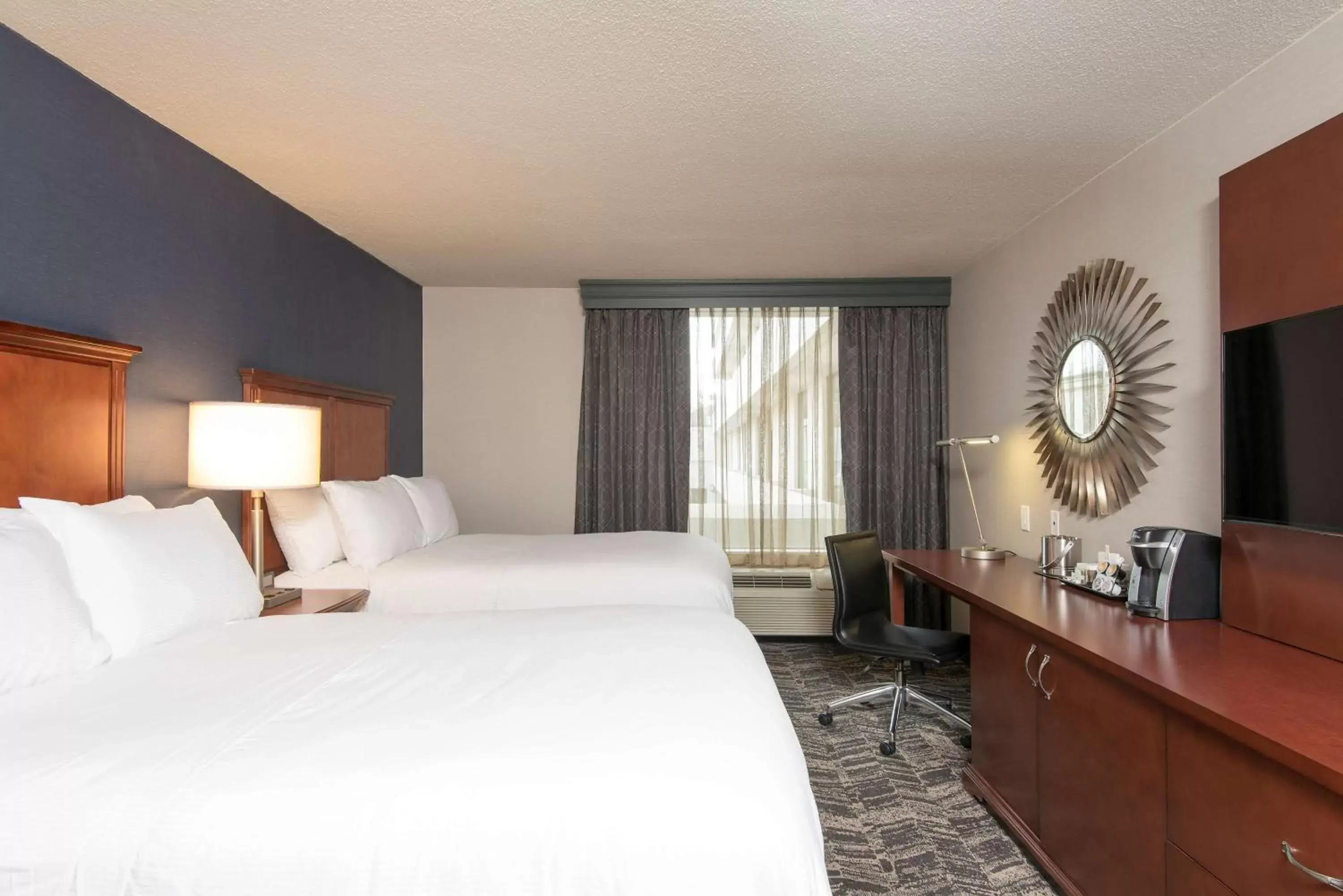 Bedroom, Bed in DoubleTree by Hilton Schenectady