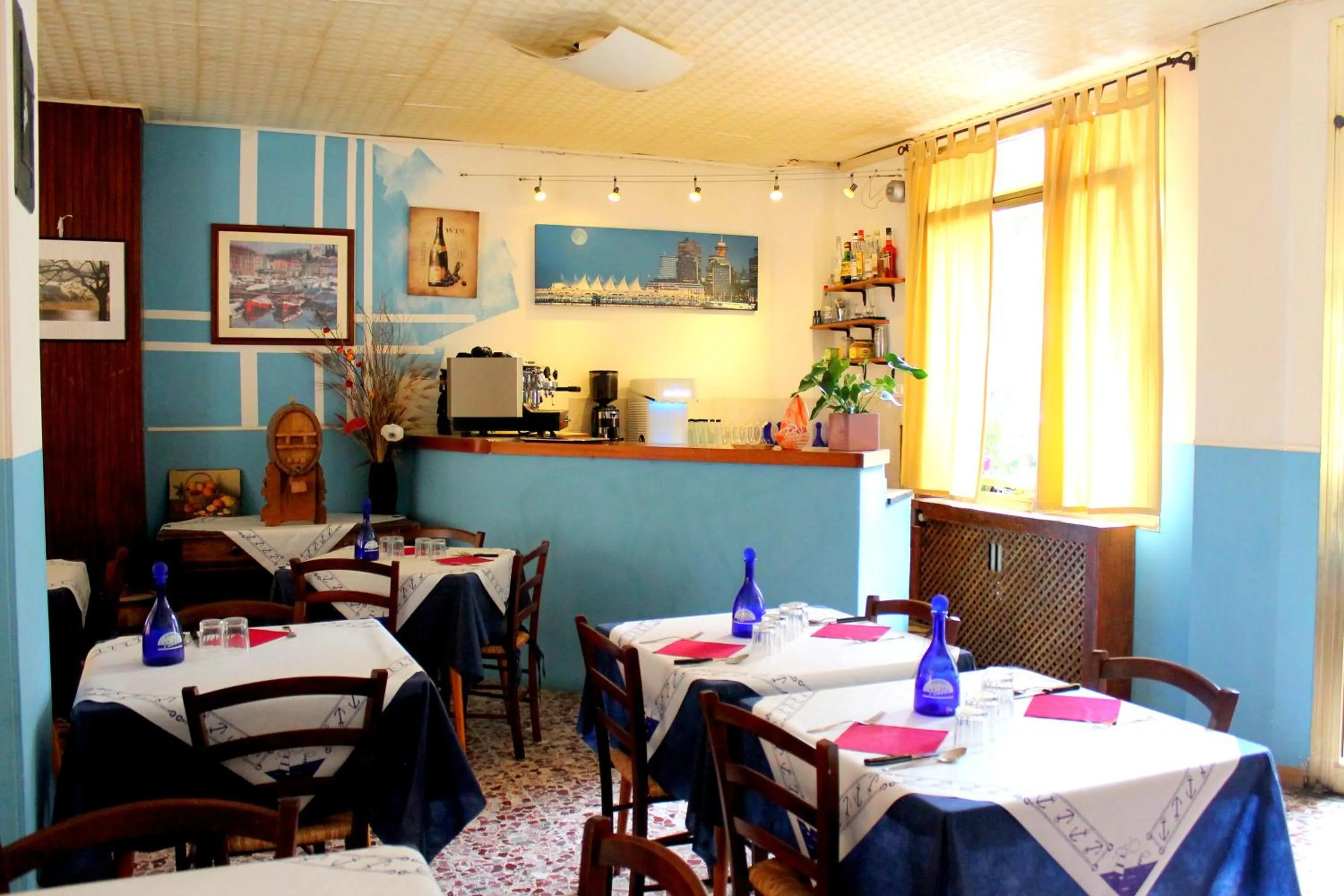 Restaurant/places to eat in Albergo Nella