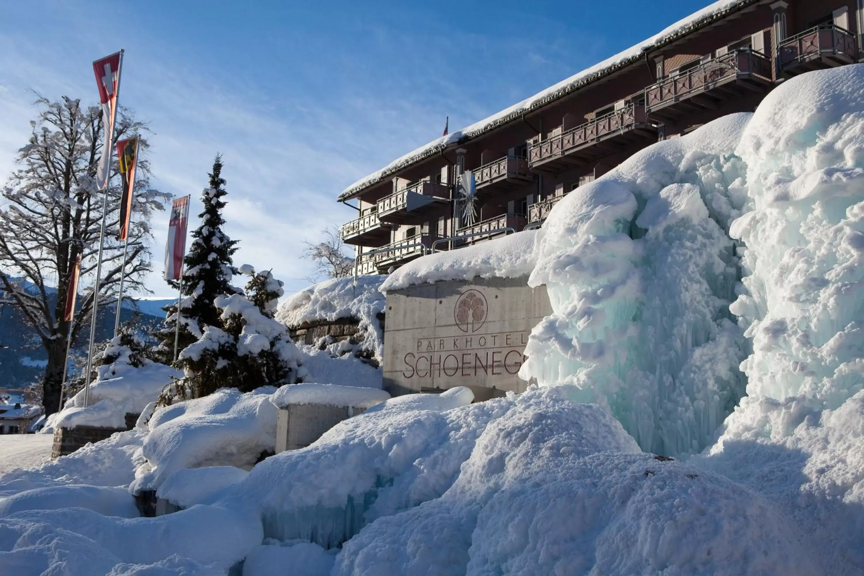 Facade/entrance, Winter in Parkhotel Schoenegg