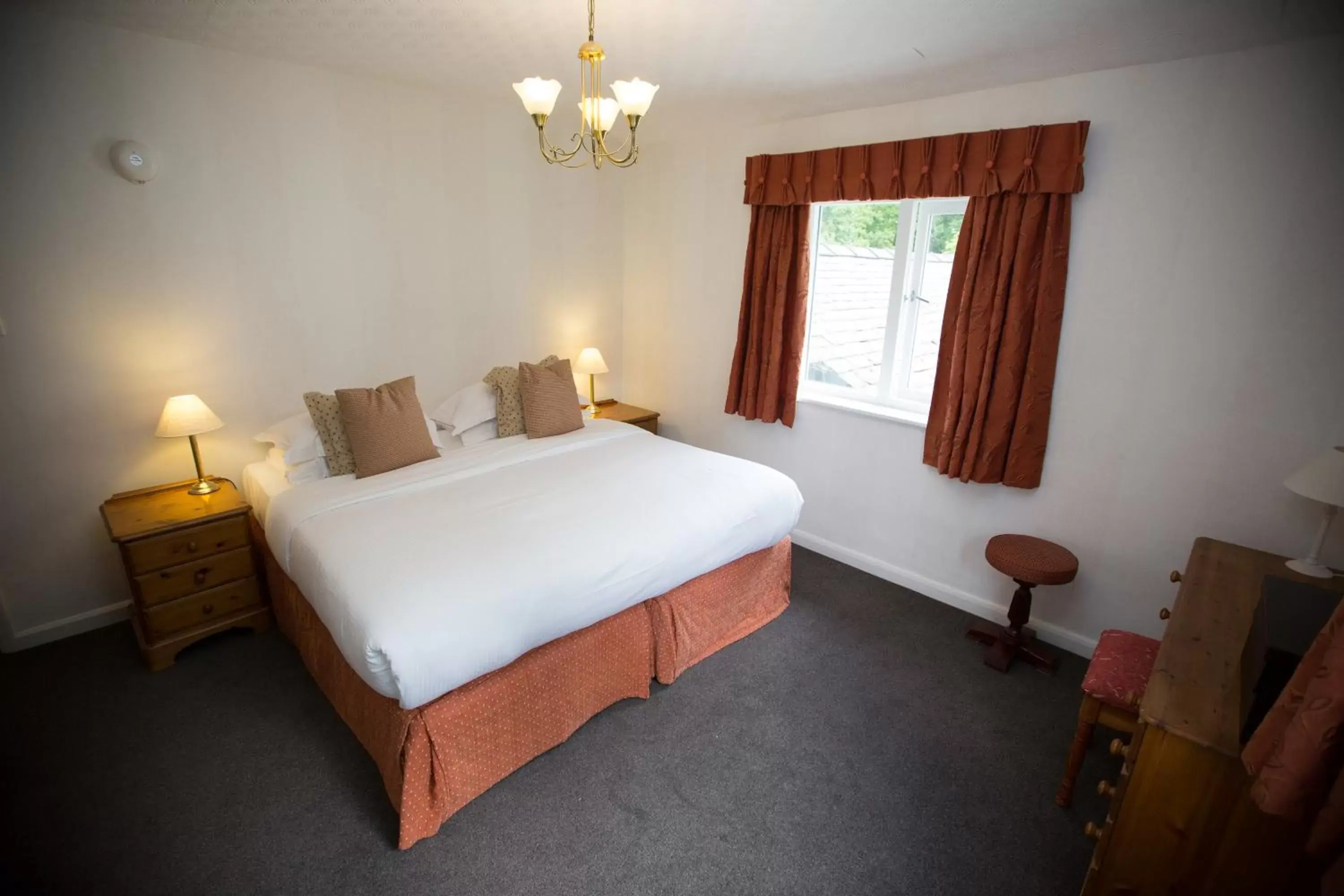 Standard Twin Room in The Leathes Head Hotel