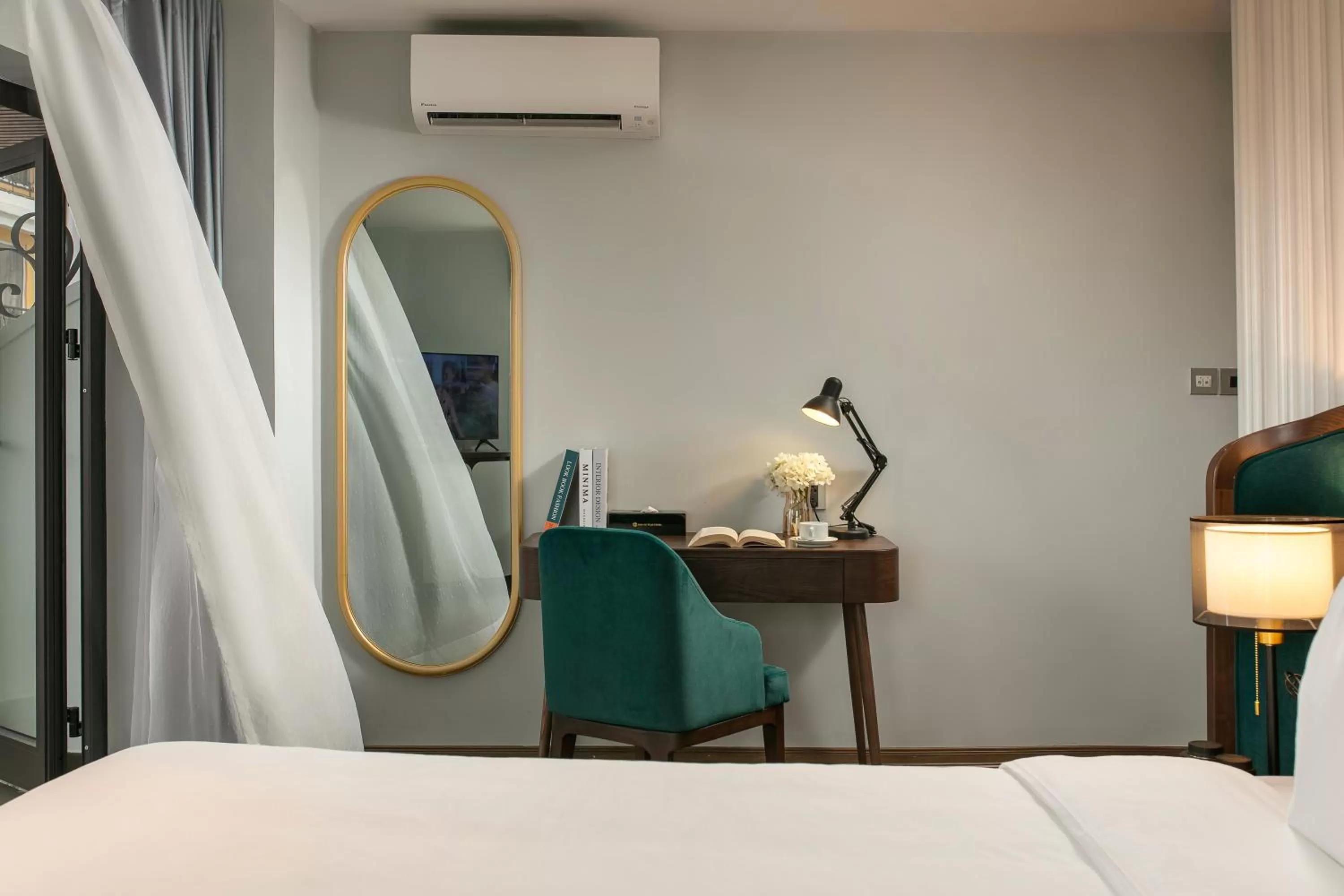 Photo of the whole room, Bed in MAY DE VILLE Lakeside Hotel