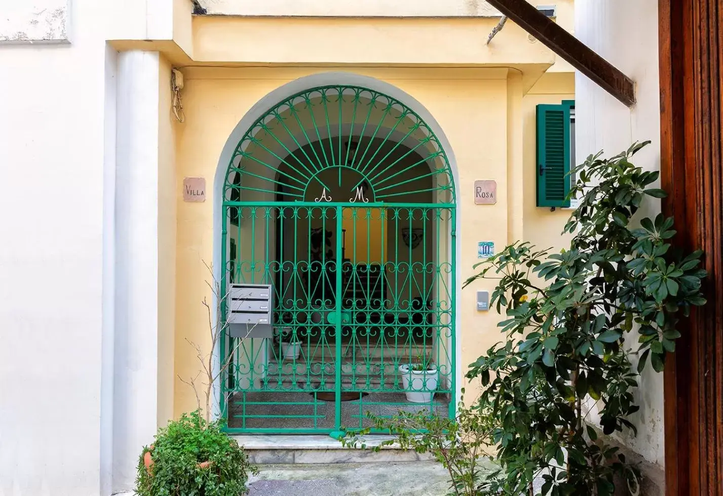 Facade/entrance in B&B Marcantonio - Ischia Ponte