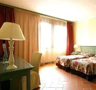Bedroom, Bed in Bes Hotel Bergamo La Muratella