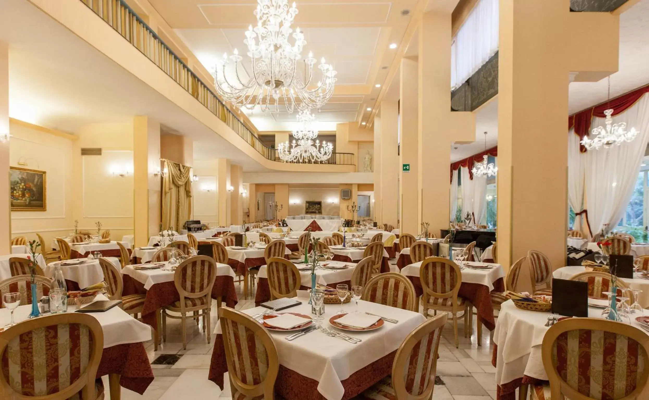 Restaurant/Places to Eat in Hotel Terme Helvetia