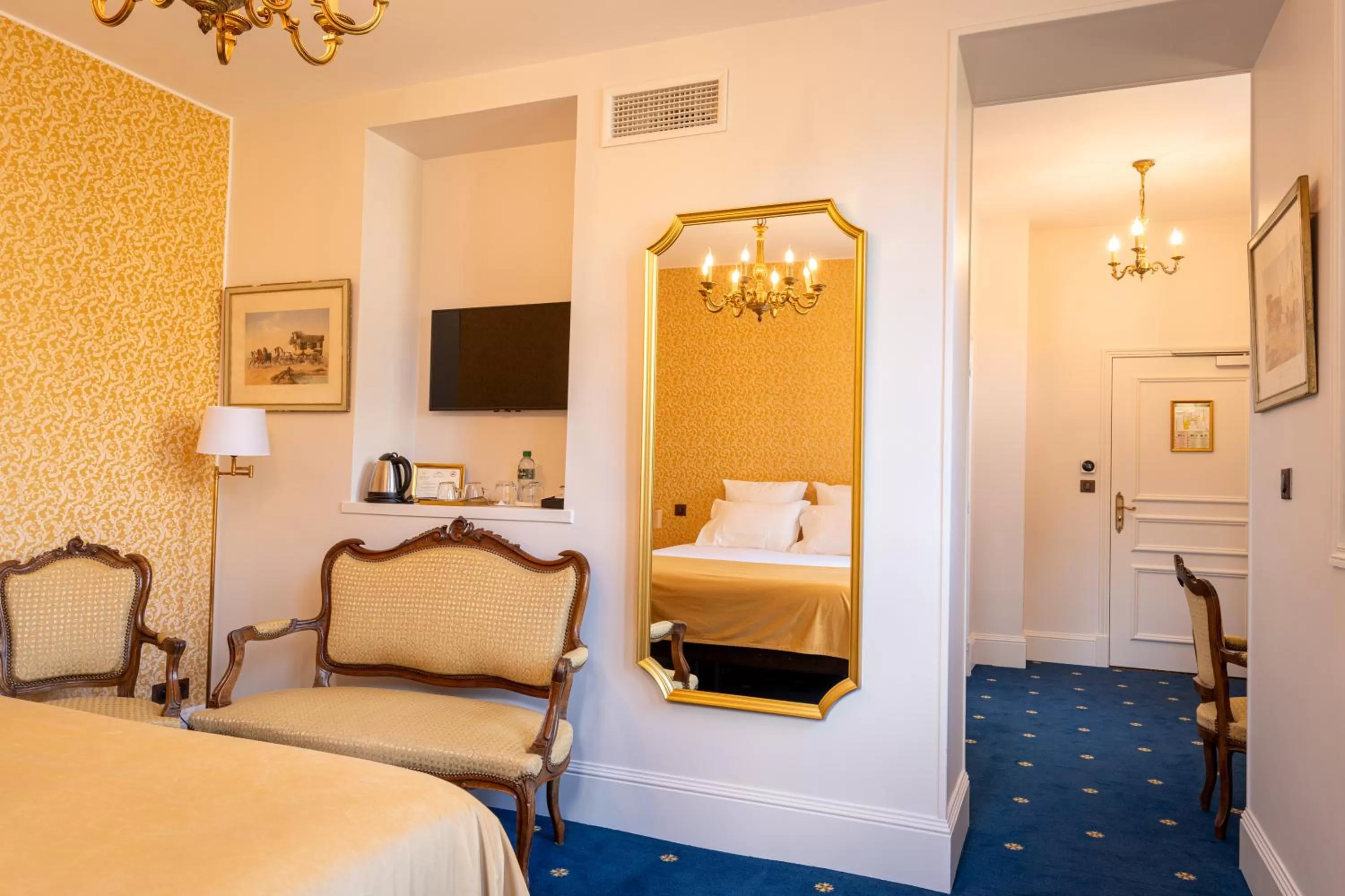 Bedroom, Bed in Le Manoir Saint Thomas