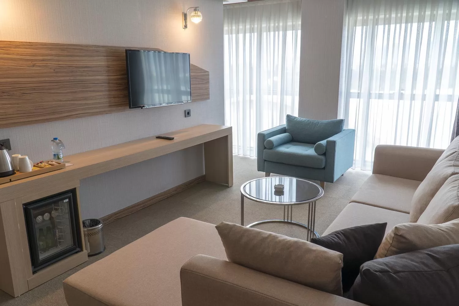 Living room in Greymark Hotel