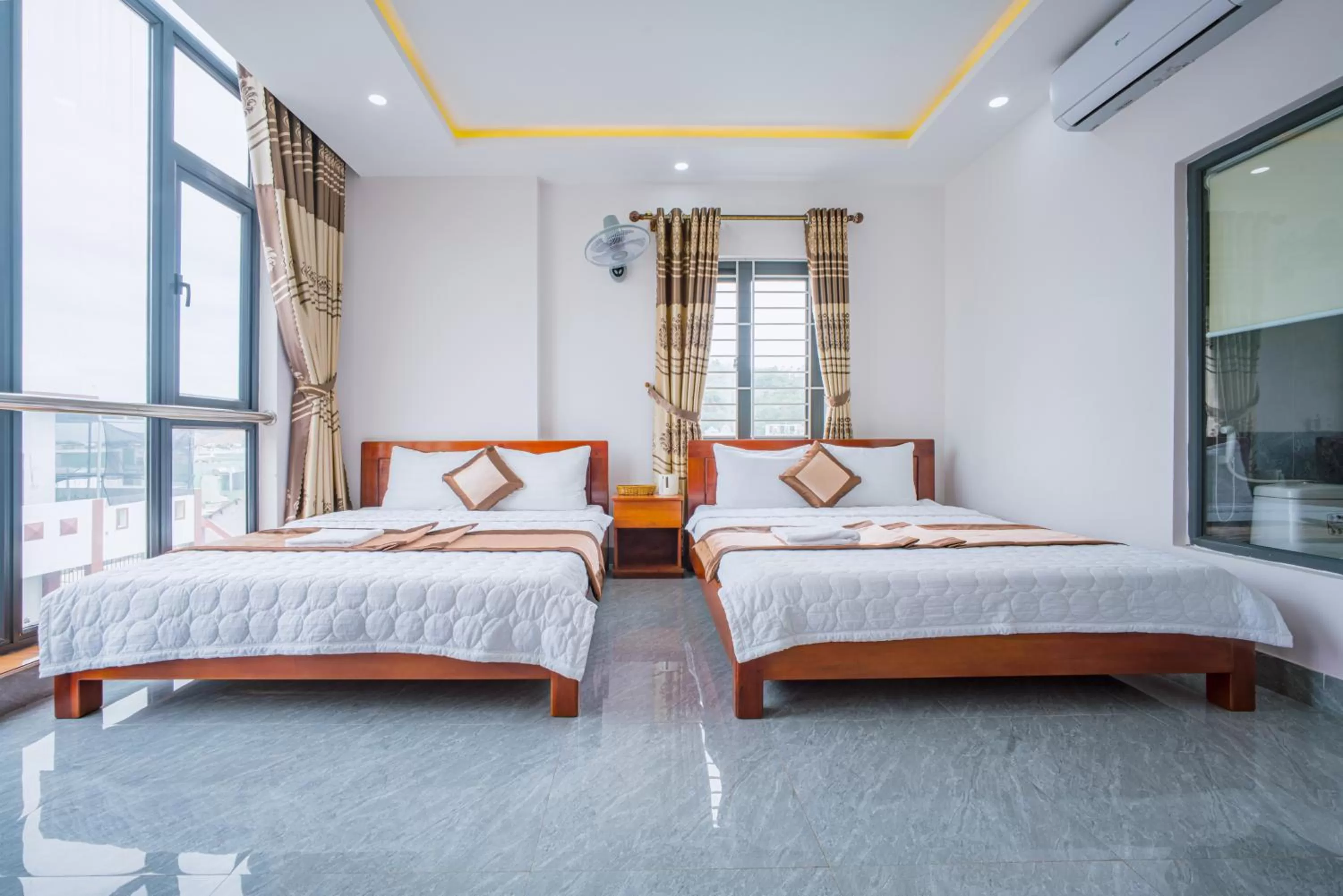 Family, Bed in Phú Xuân Hotel