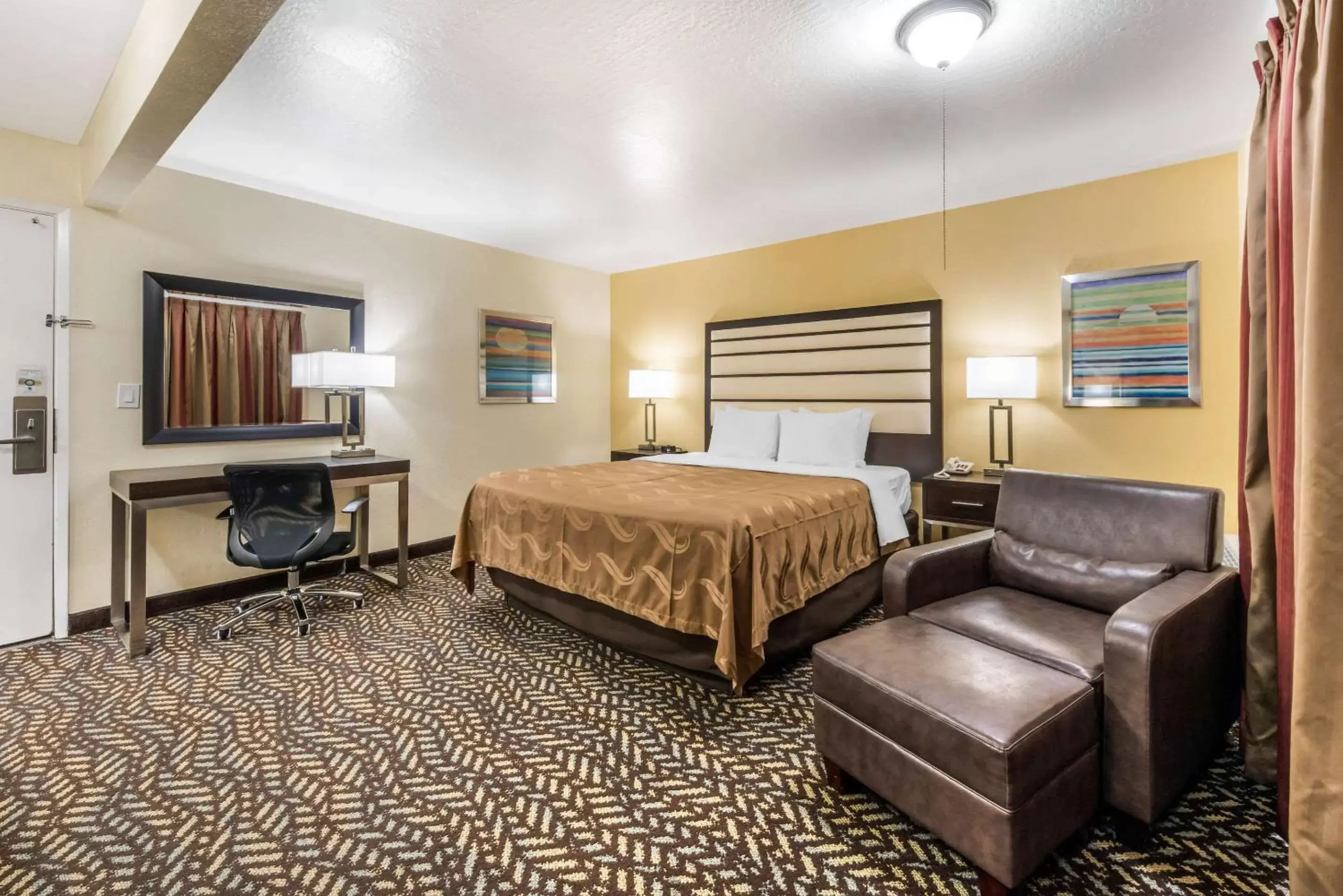 Photo of the whole room in Quality Inn & Suites Capitola