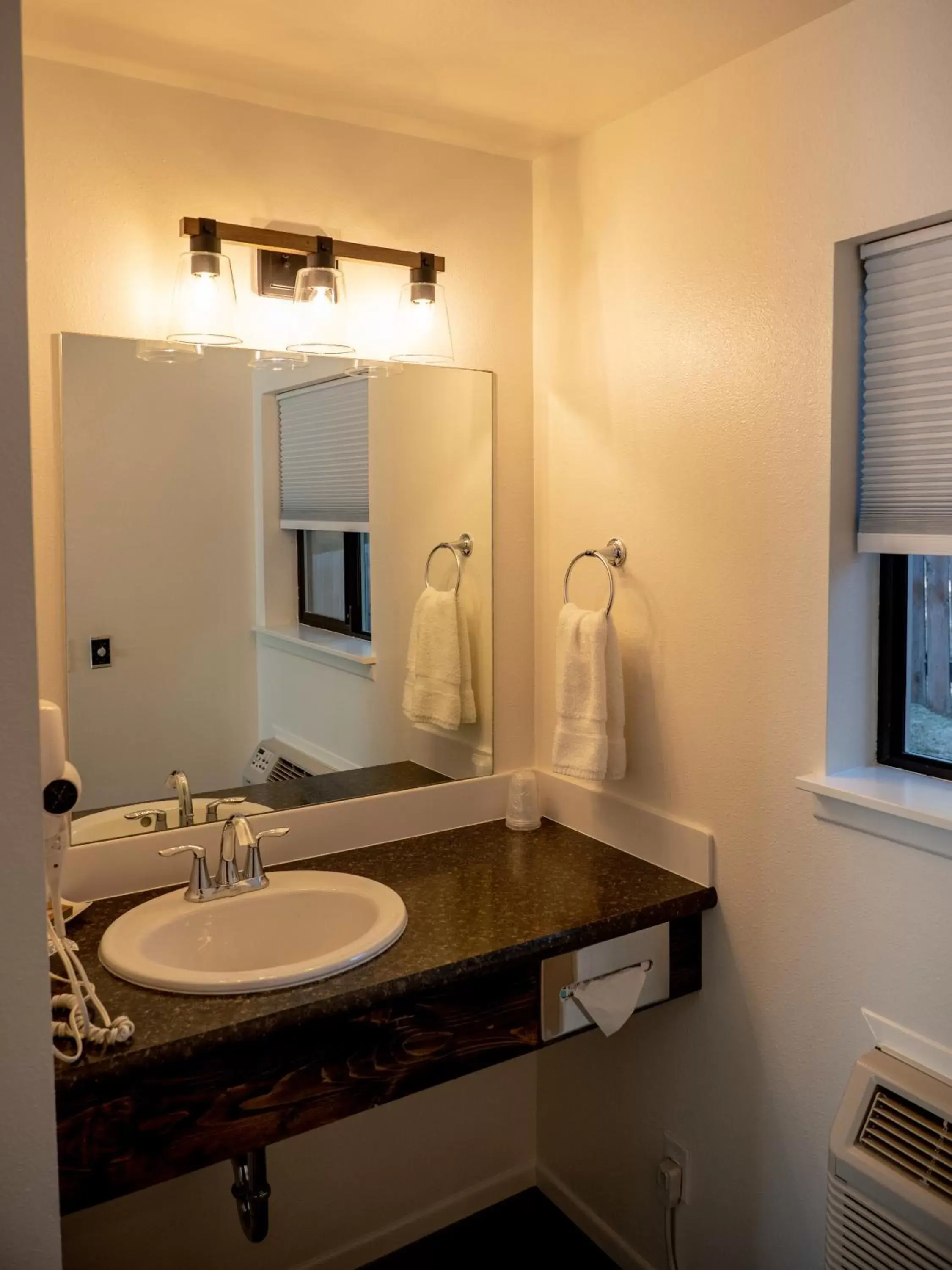 Bathroom in Eagle Cap Chalets