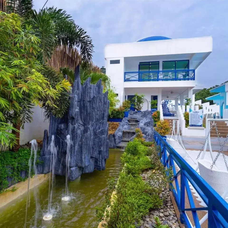 Property building in Ruhe Suites Coron Property building in Ruhe Suites Coron