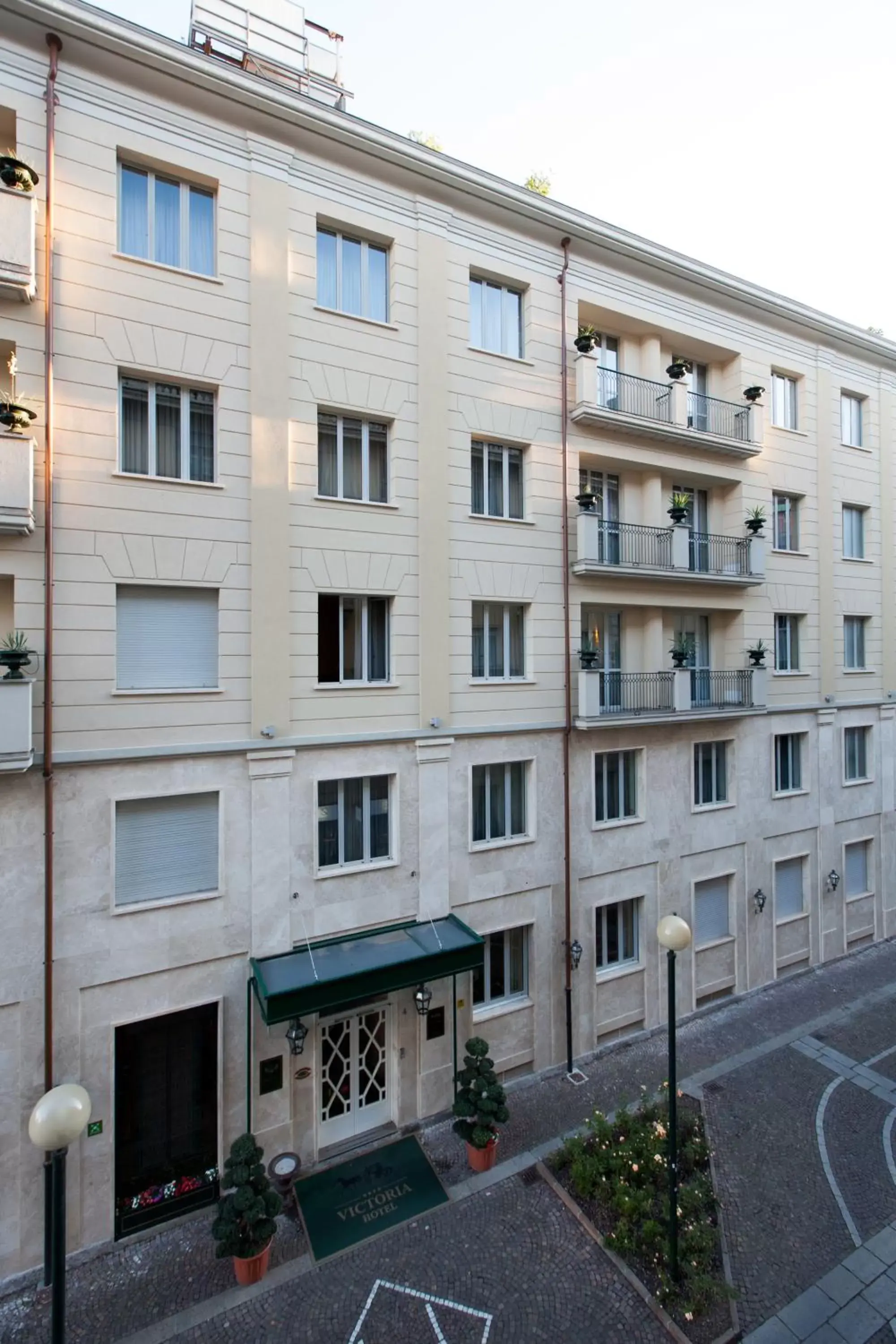 Facade/entrance, Property Building in Hotel Victoria & Iside Spa