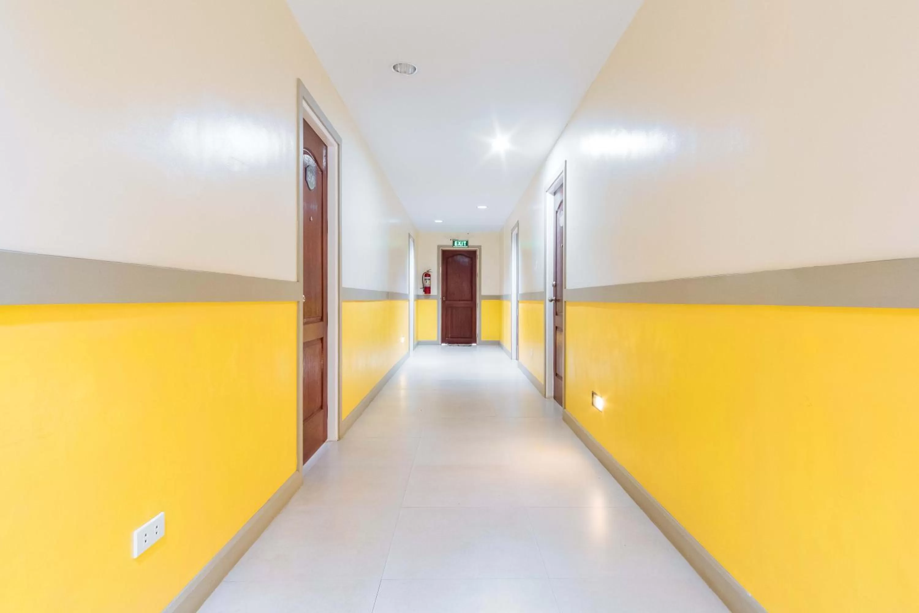 Area and facilities in RedDoorz Premium @ Gabinete Road Palawan