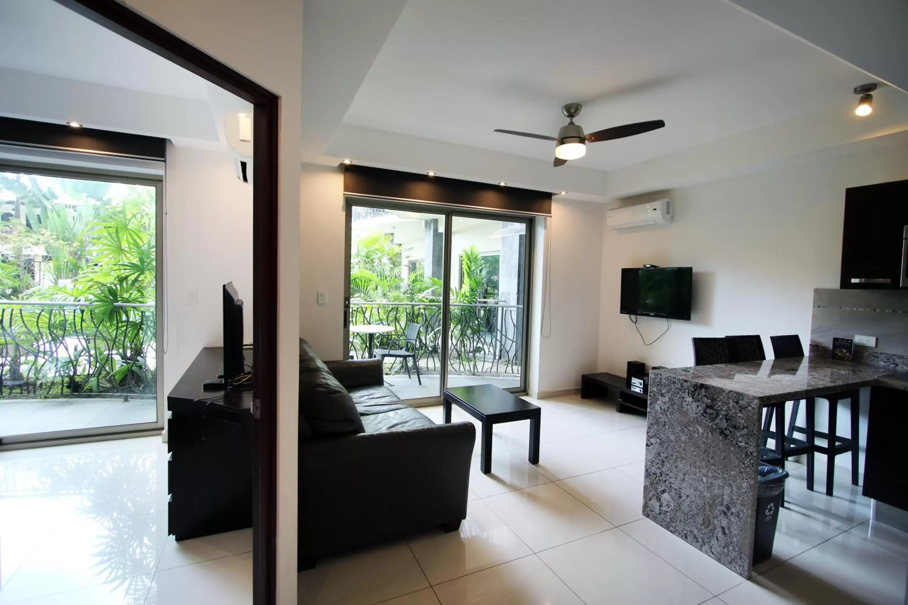 Dining area, Seating Area in Oceano Boutique Hotel & Gallery