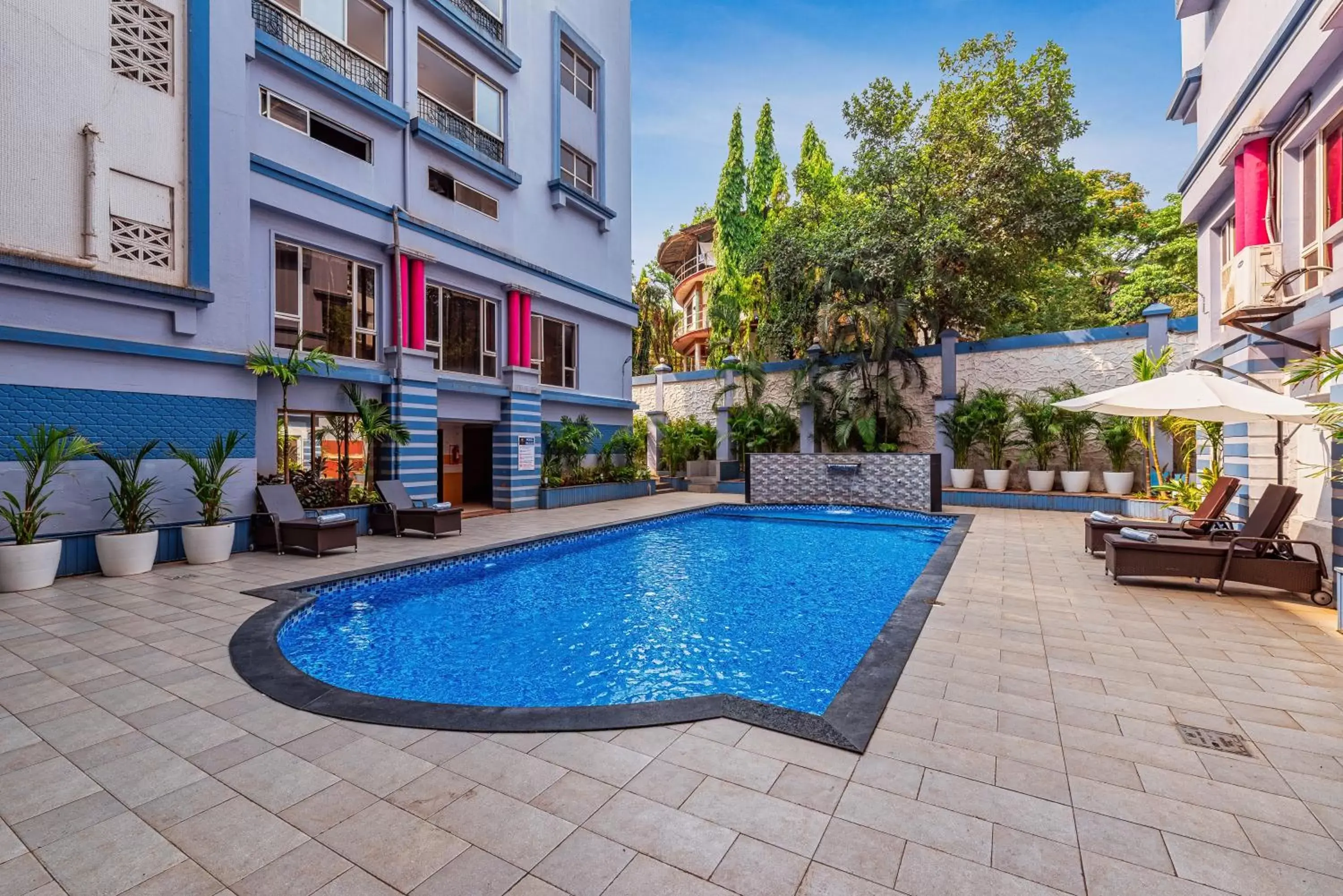 Swimming pool in Mayur Retreat & Spa Swimming pool in Mayur Retreat & Spa