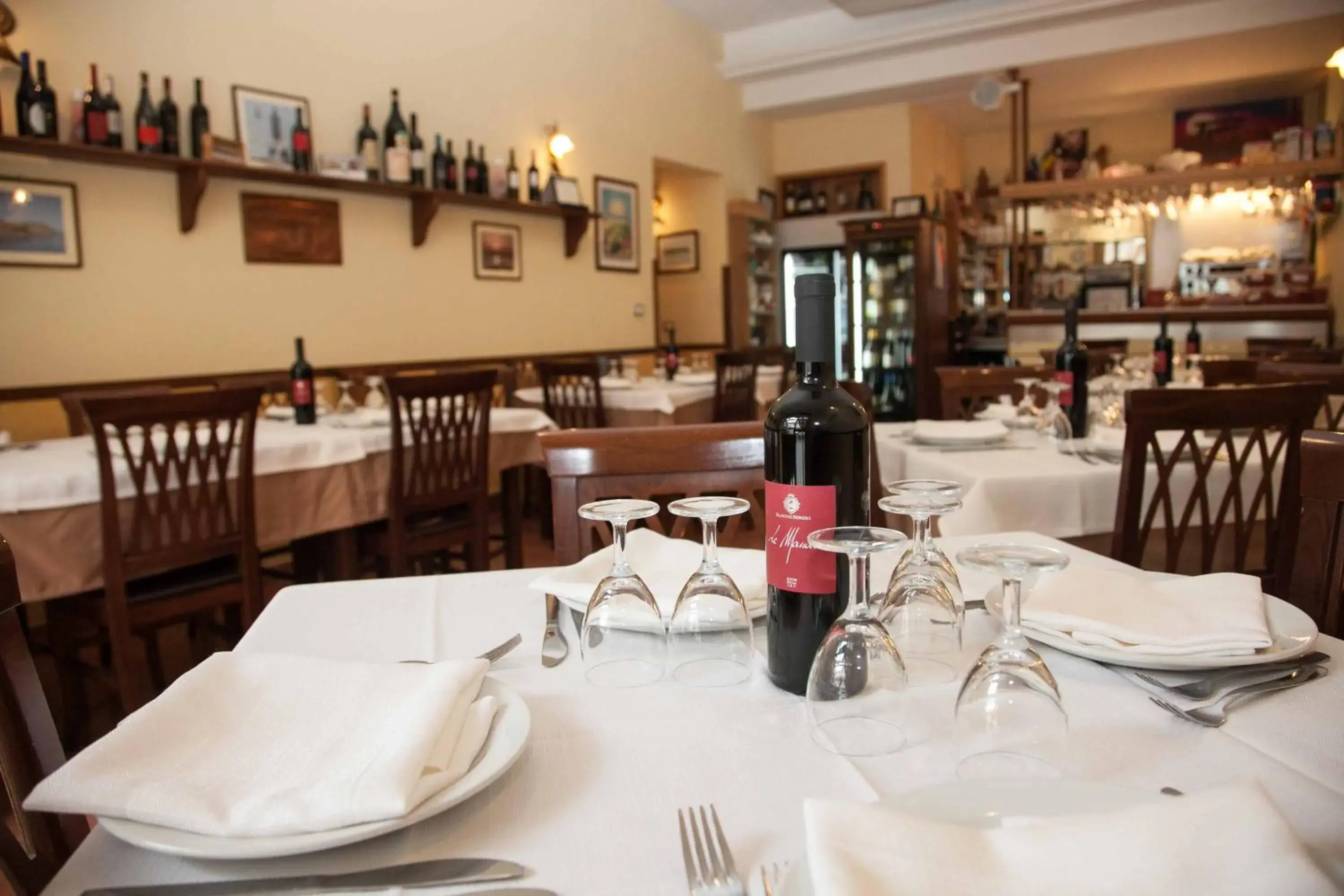 Restaurant/Places to Eat in Albergo Perseo