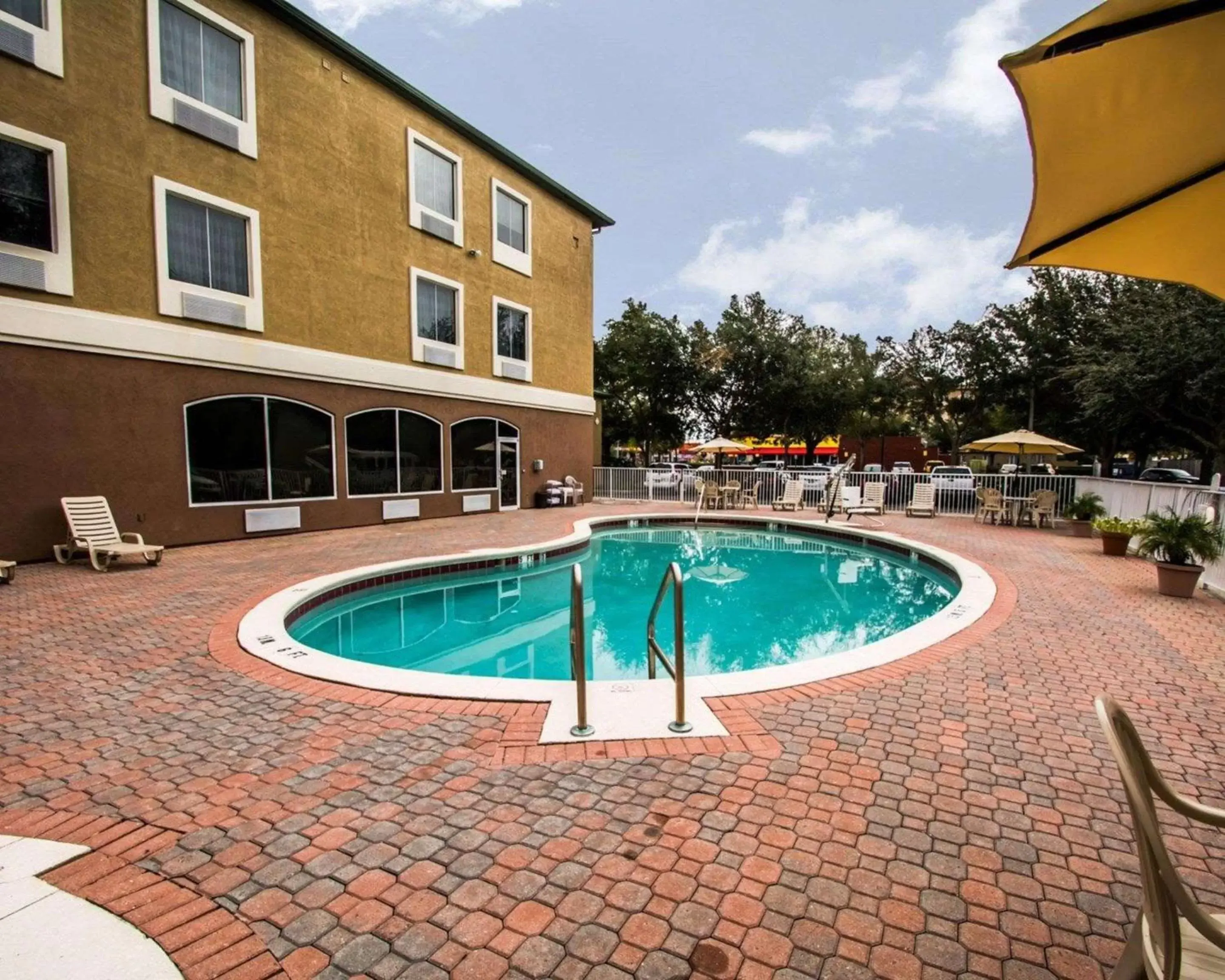 Property building, Swimming Pool in Sleep Inn & Suites Orlando Airport