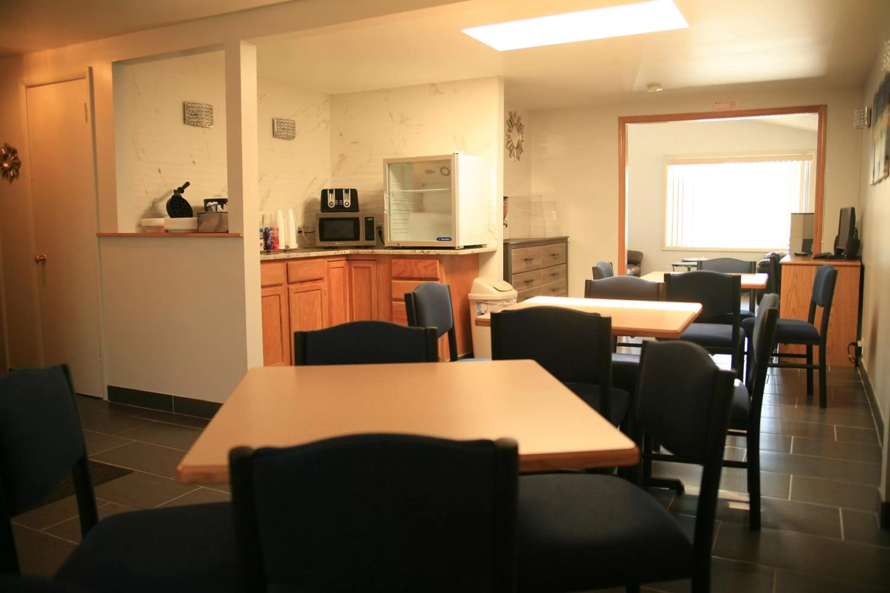 Restaurant/places to eat in Black Canyon Motel