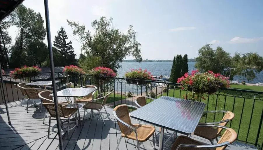 Patio in The Gananoque Inn & Spa