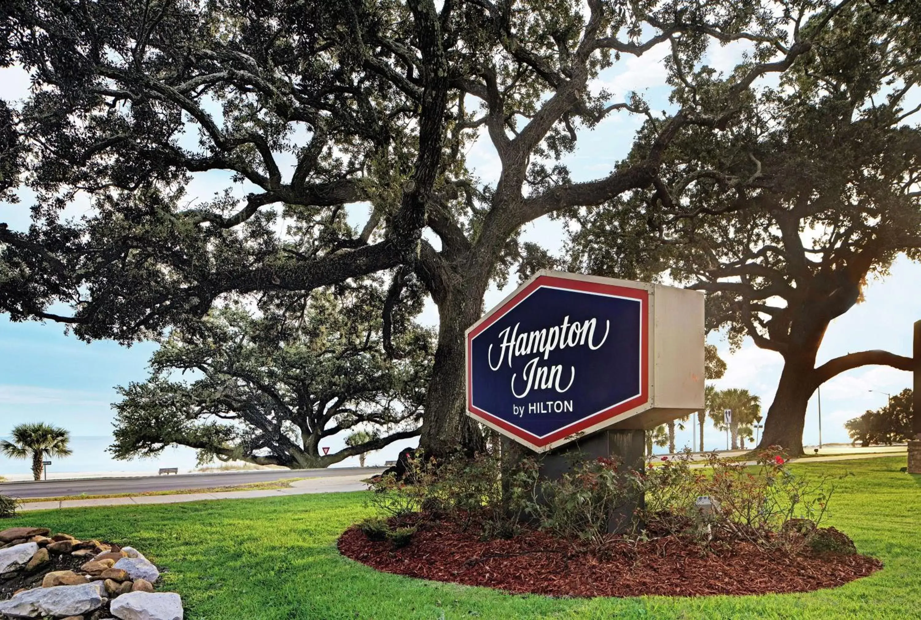 Property building in Hampton Inn Biloxi Beach Boulevard