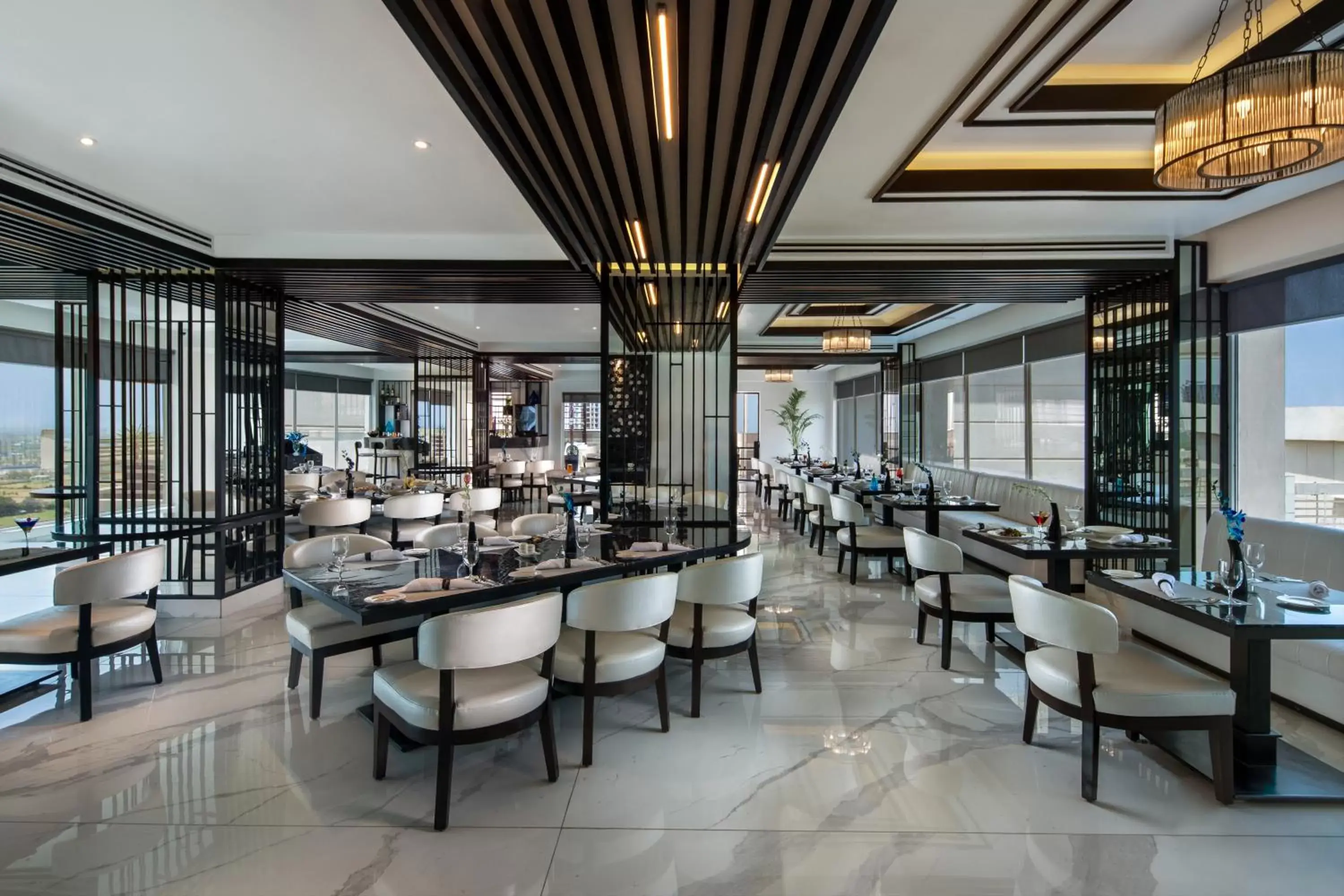 Restaurant/places to eat in Sandal Suites by Lemon Tree Hotels Restaurant/places to eat in Sandal Suites by Lemon Tree Hotels