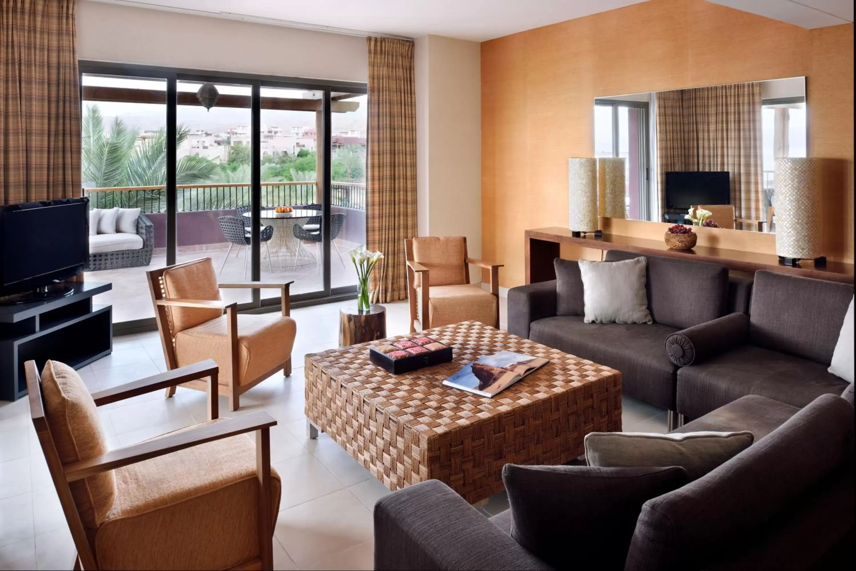 Balcony/Terrace, Seating Area in Movenpick Resort & Spa Tala Bay Aqaba