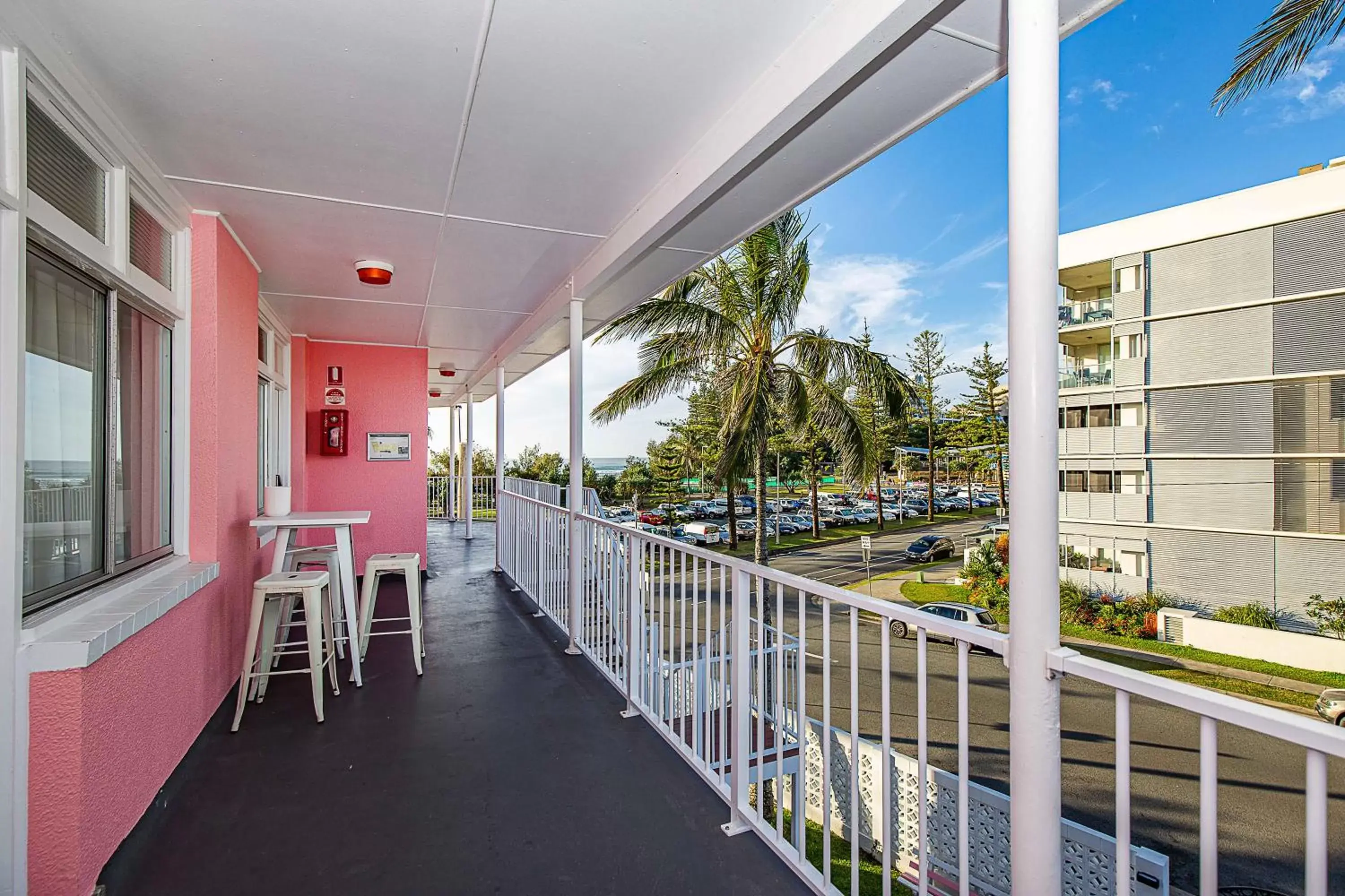 Balcony/Terrace in The Pink Hotel Coolangatta