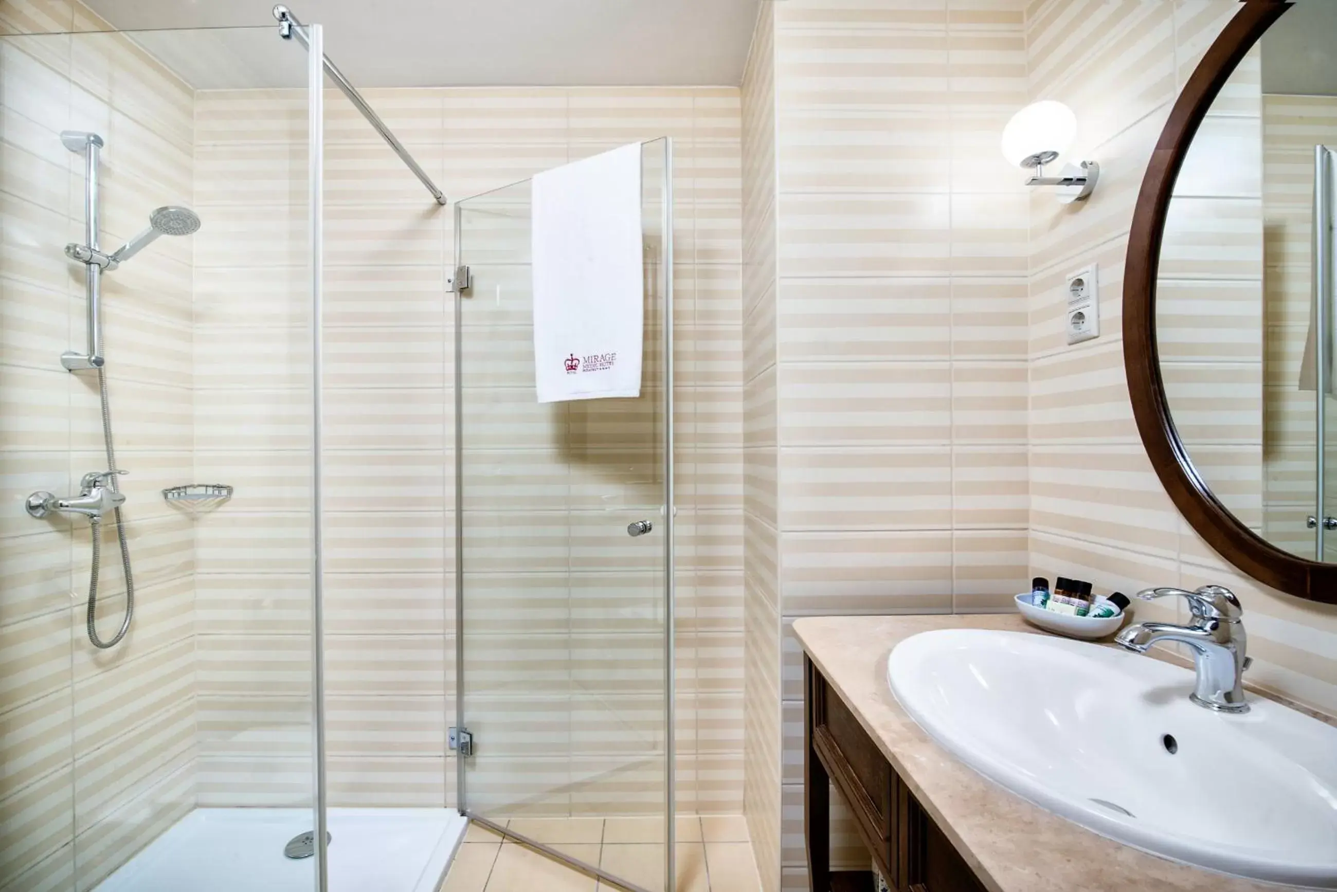 Shower, Bathroom in Mirage Medic Hotel