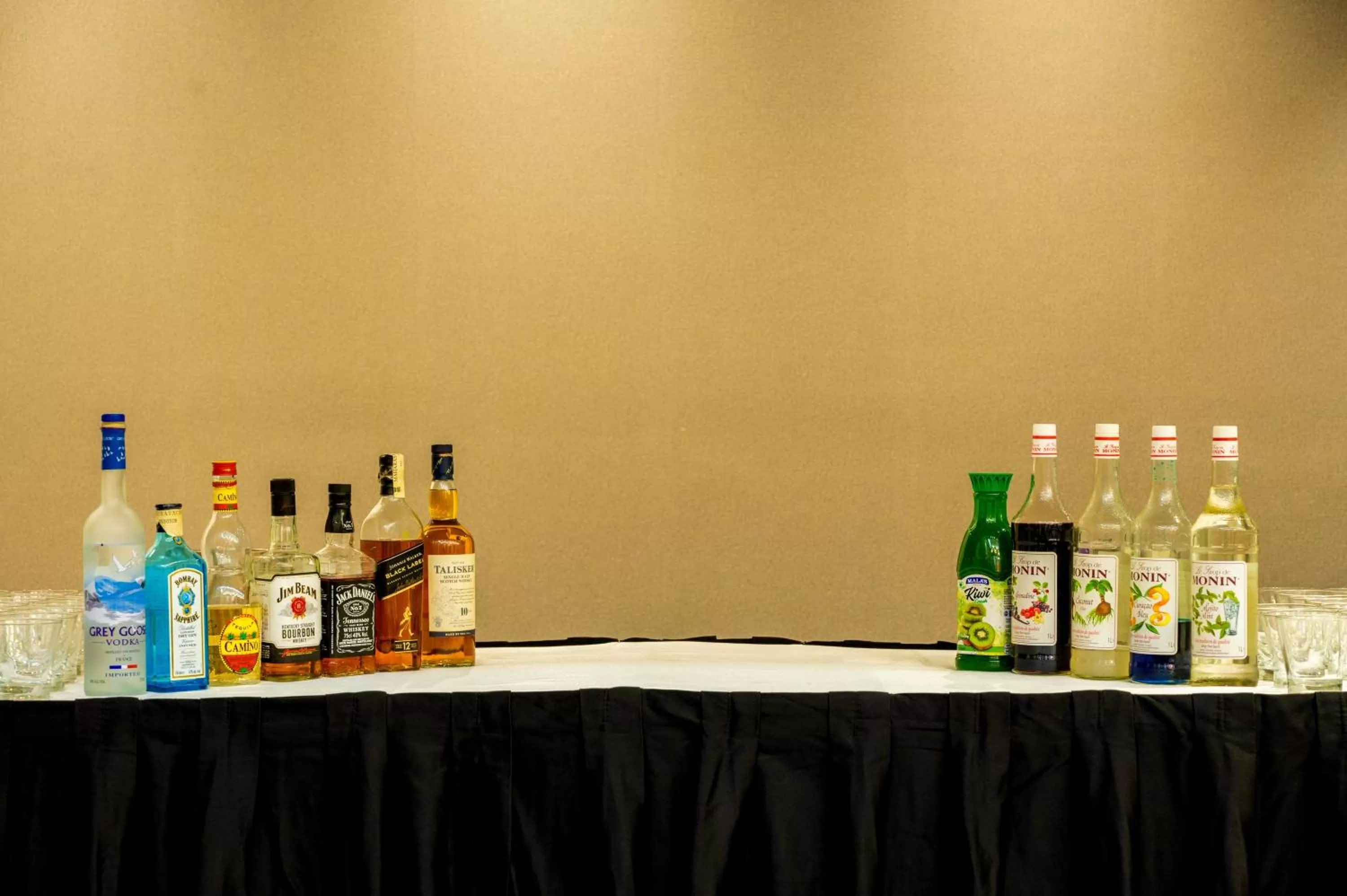 Lounge or bar in O Hotel Pune