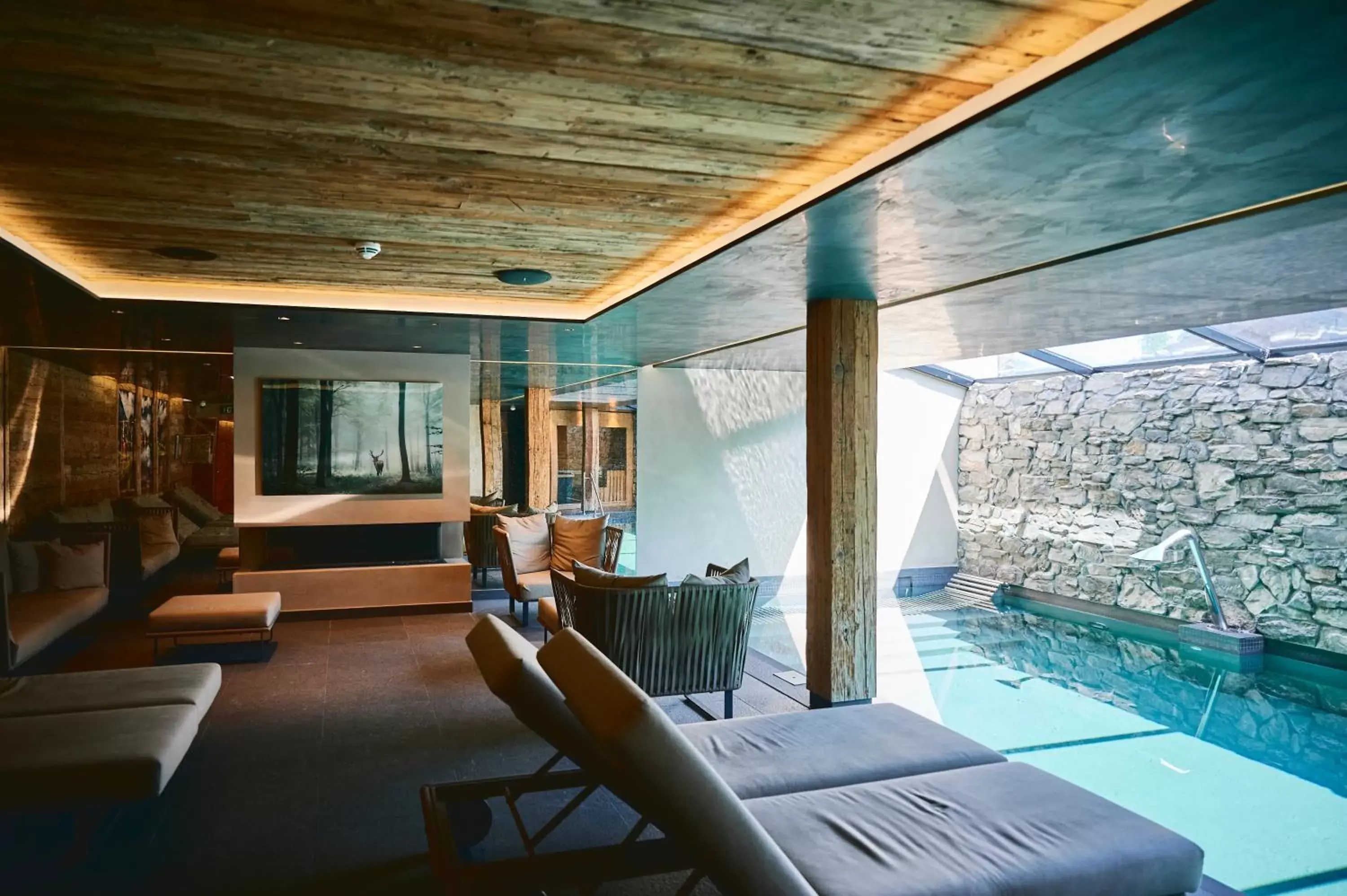 Spa and wellness centre/facilities, Swimming Pool in Hôtel de Rougemont & Spa