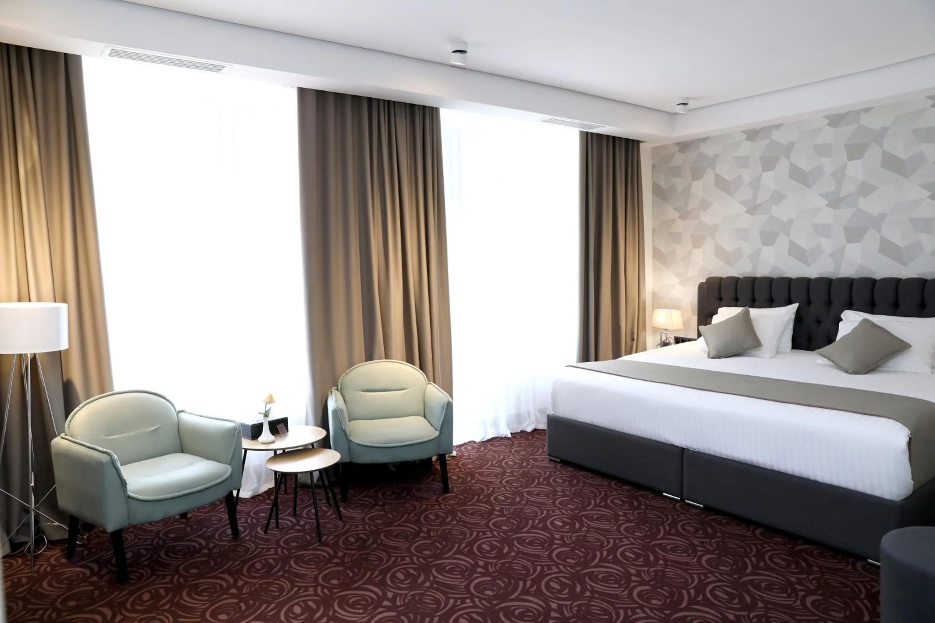 Seating area, Bed in Best Western Plus Paradise Hotel Dilijan