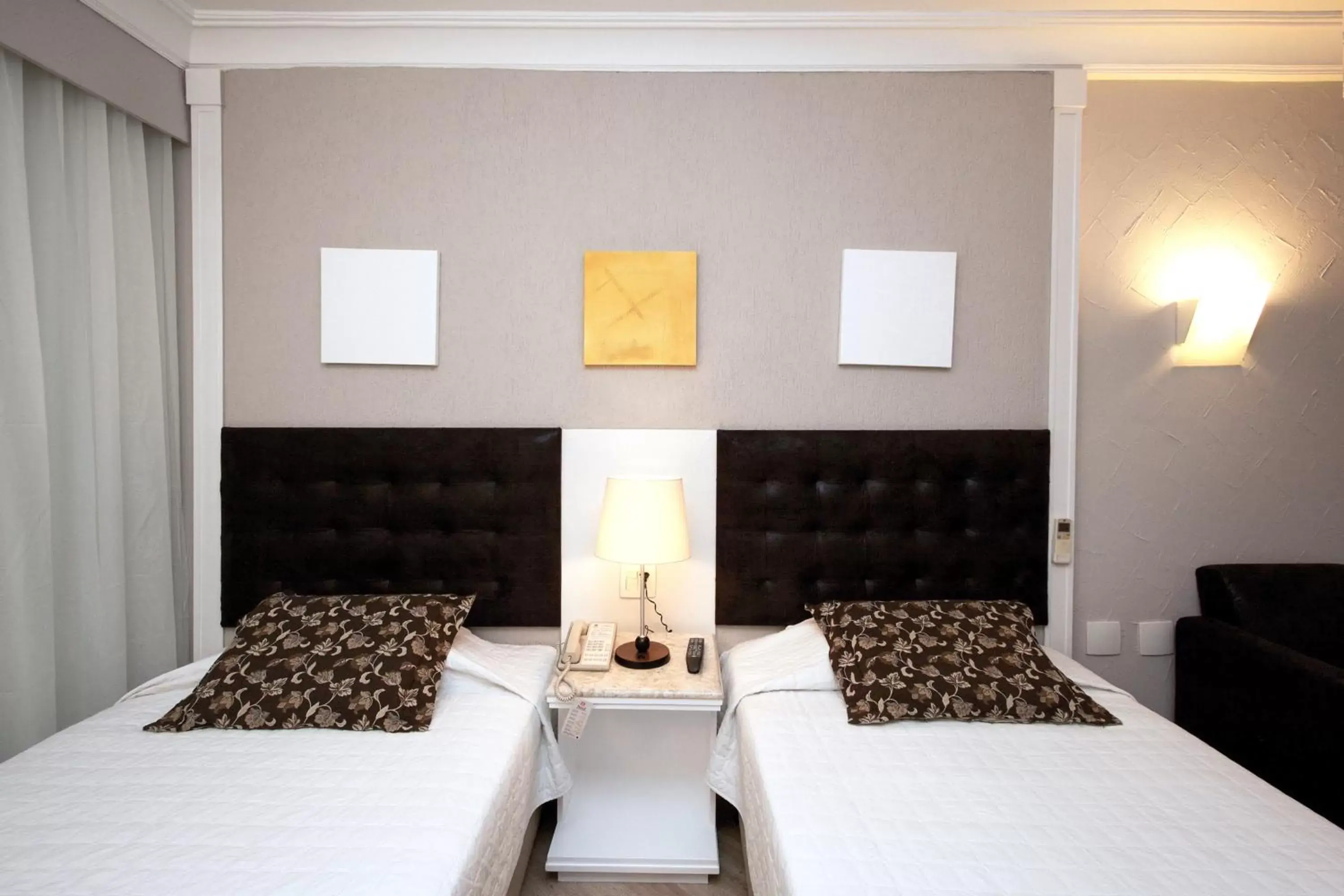 Bed, Room Photo in Bristol International Guarulhos Bed, Room Photo in Bristol International Guarulhos