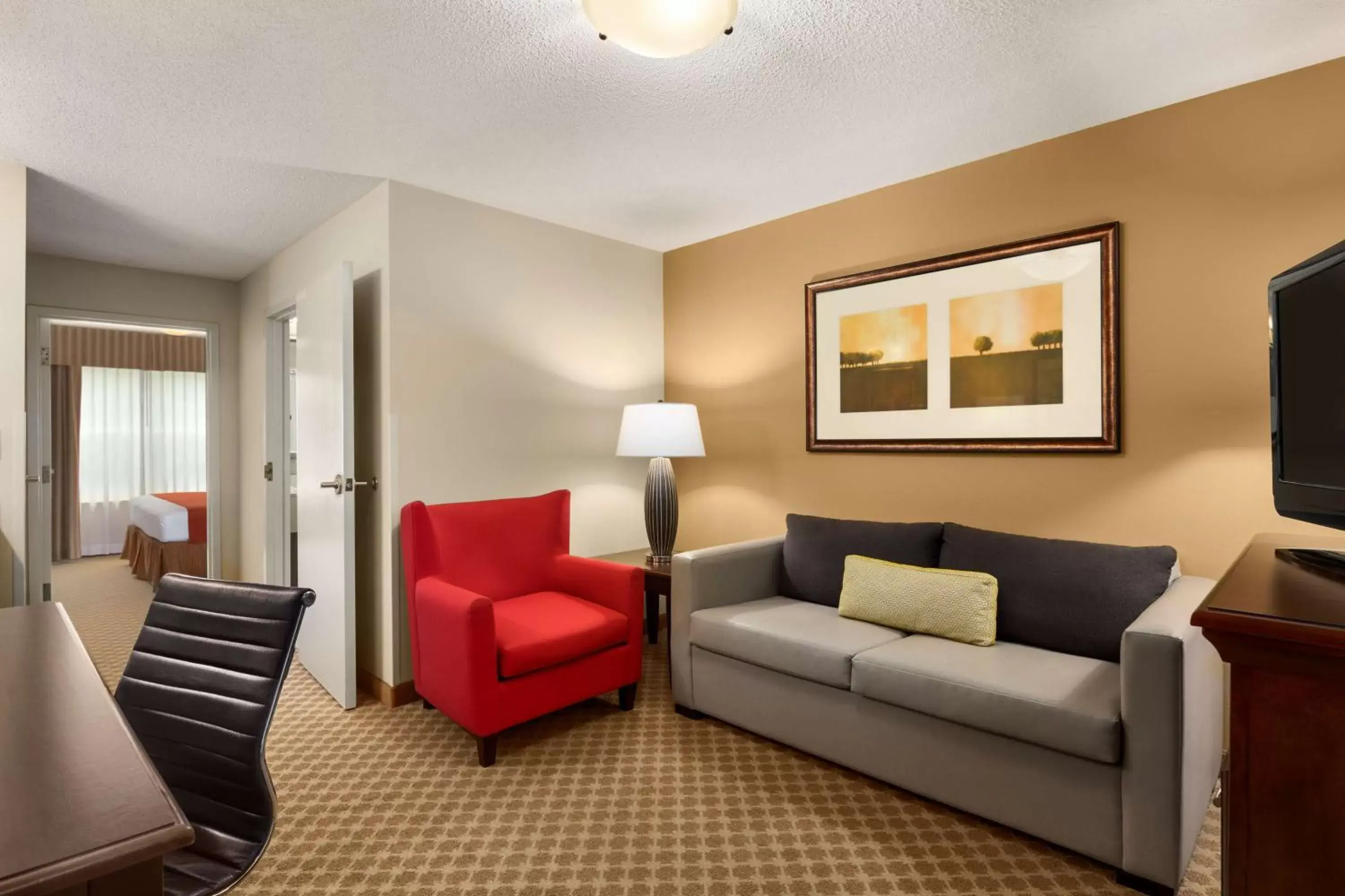 Photo of the whole room, Seating Area in Country Inn & Suites by Radisson, Washington Dulles International Airport, VA