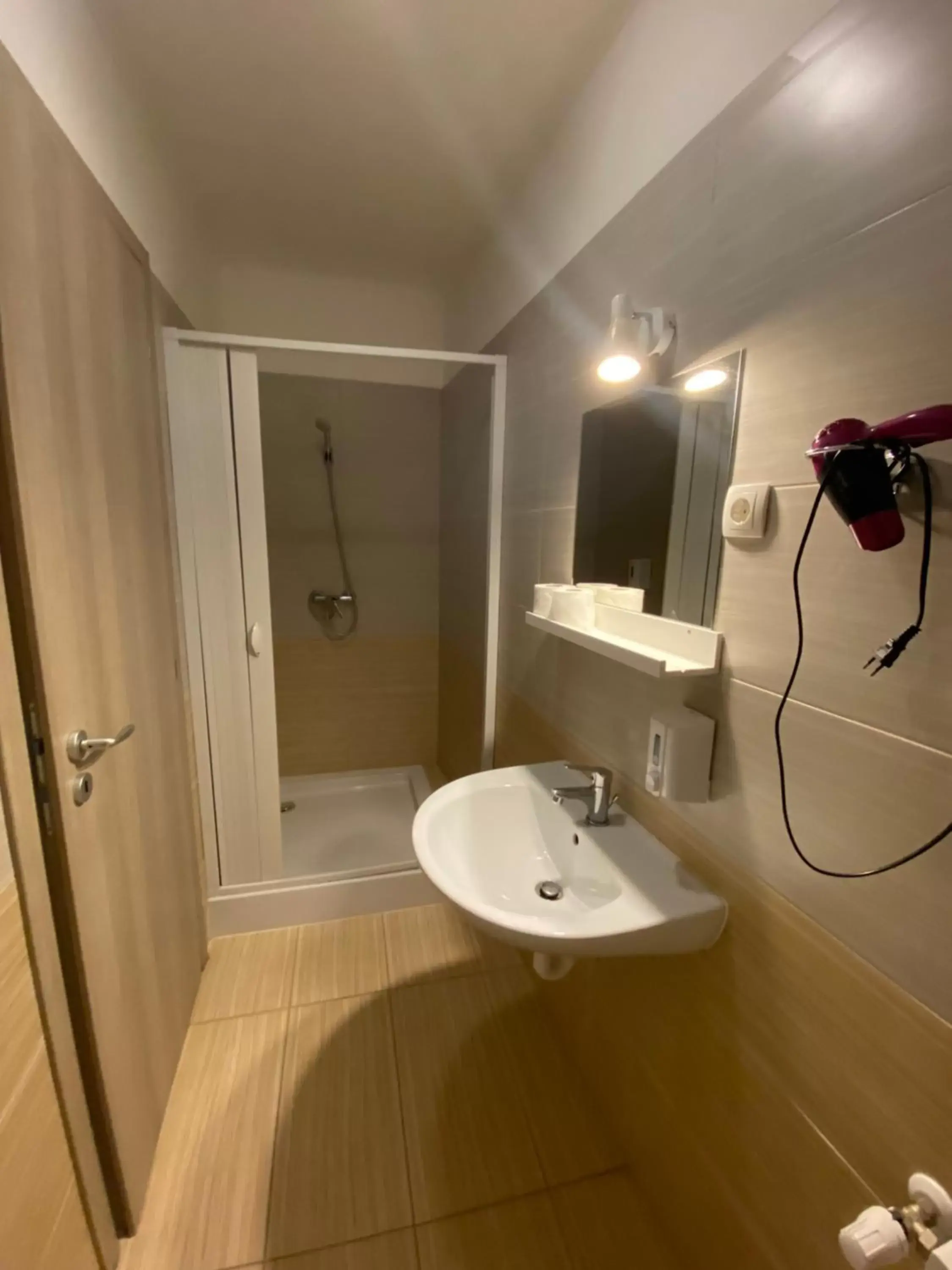 Bathroom in Easy Star Hotel