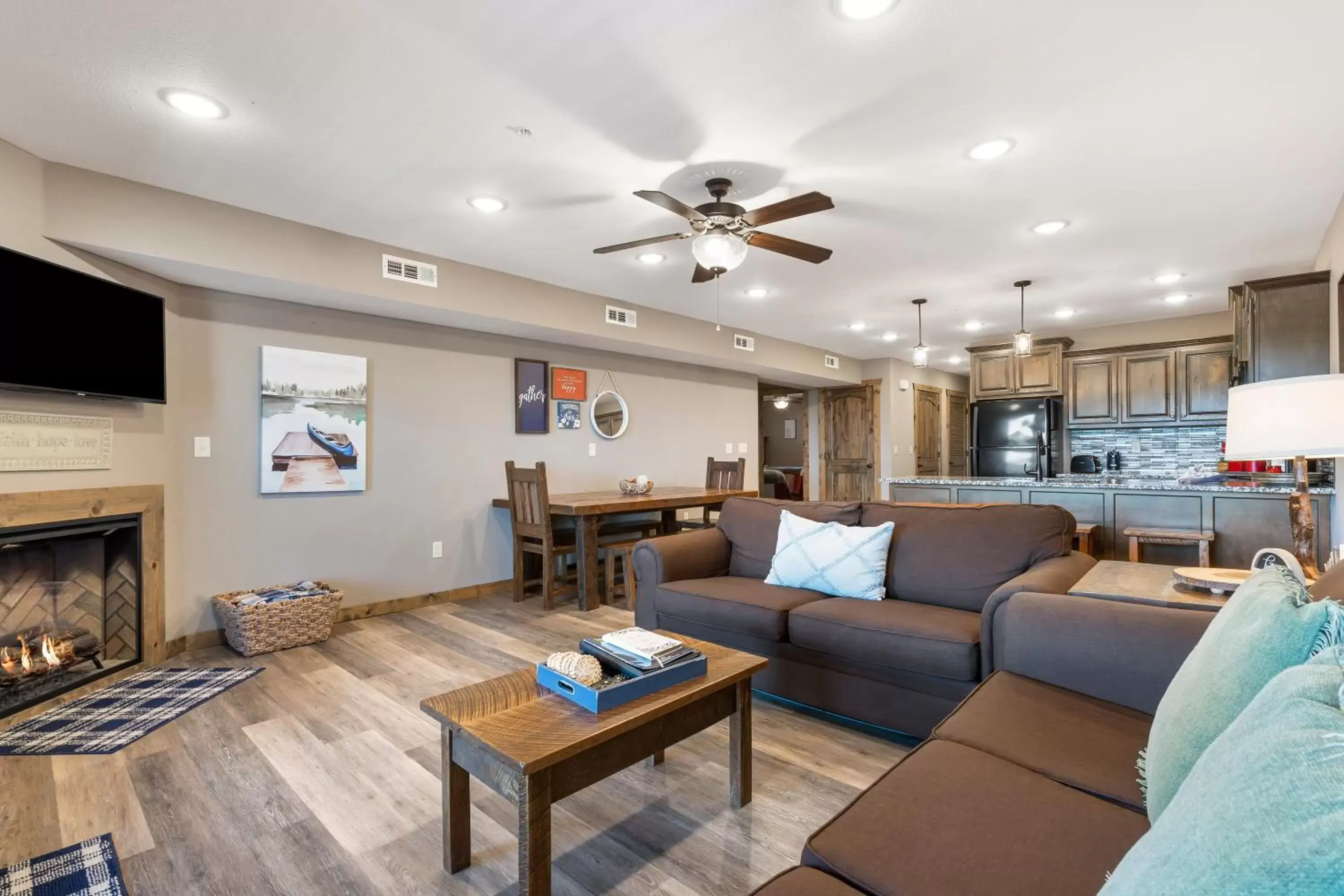 Living room, Seating Area in Table Rock Resorts at Indian Point