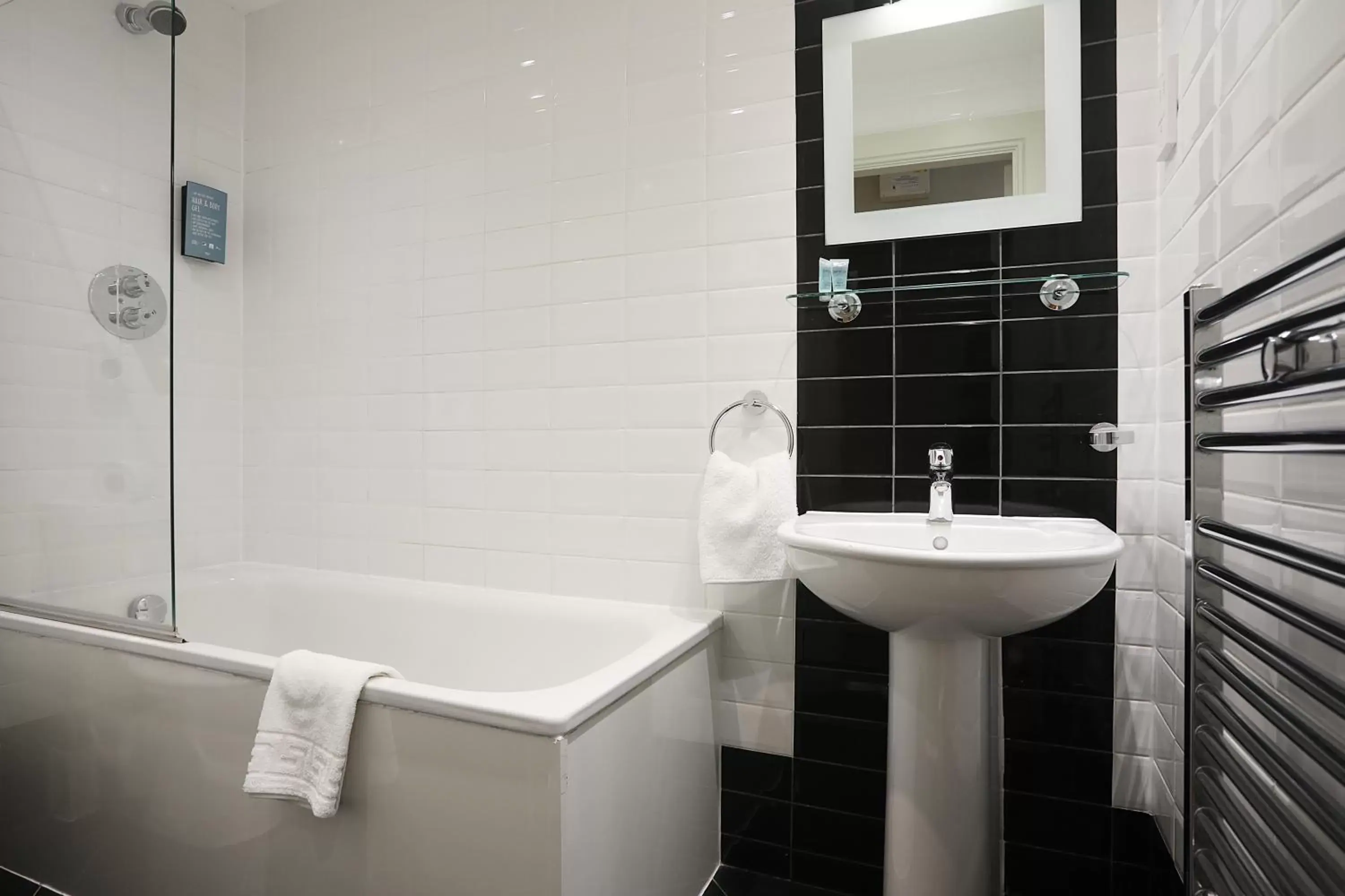 Bathroom in Cairn Hotel & Apartments